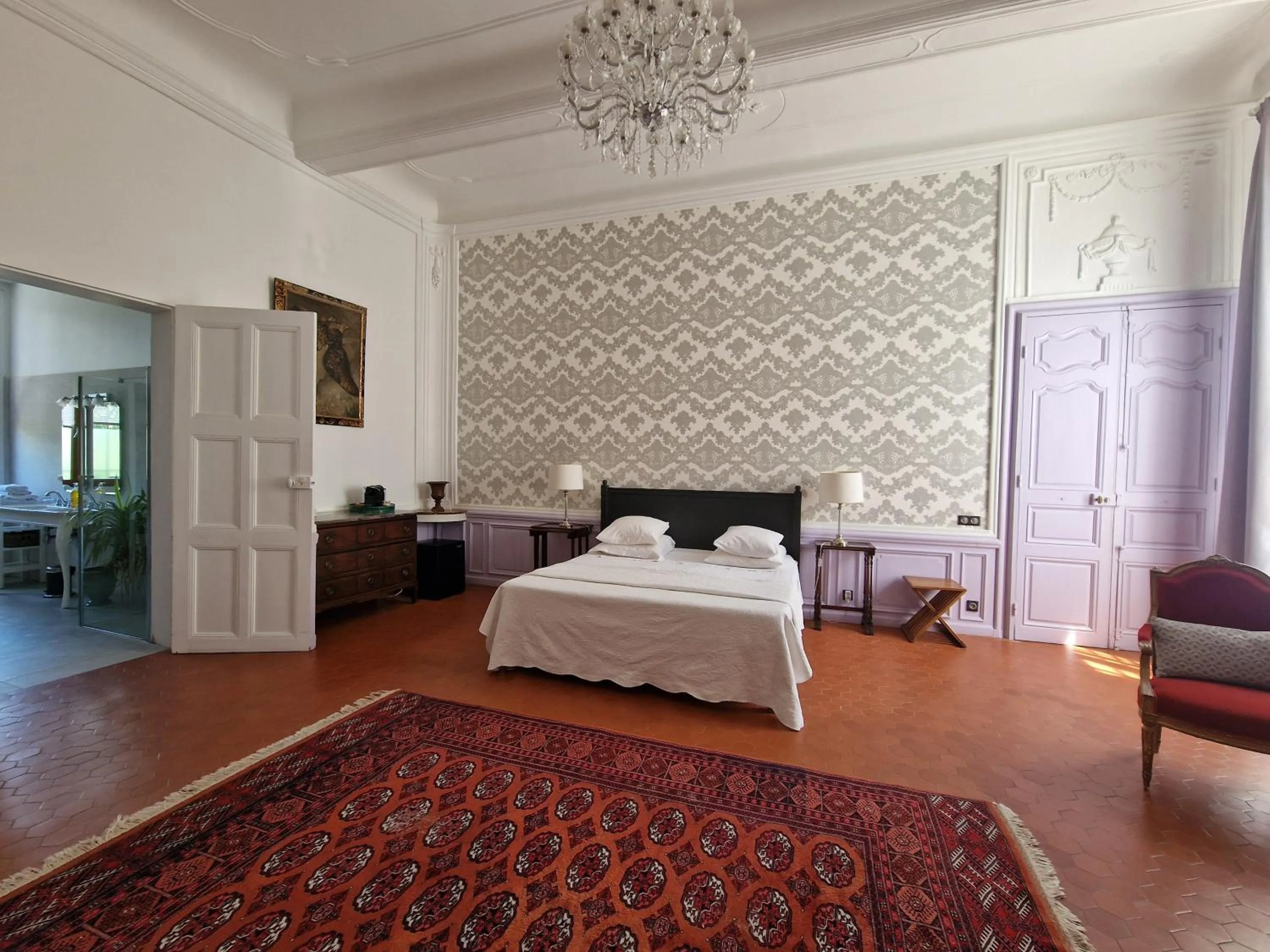 Bed in Palais de Luppé, Chambre d'hôtes