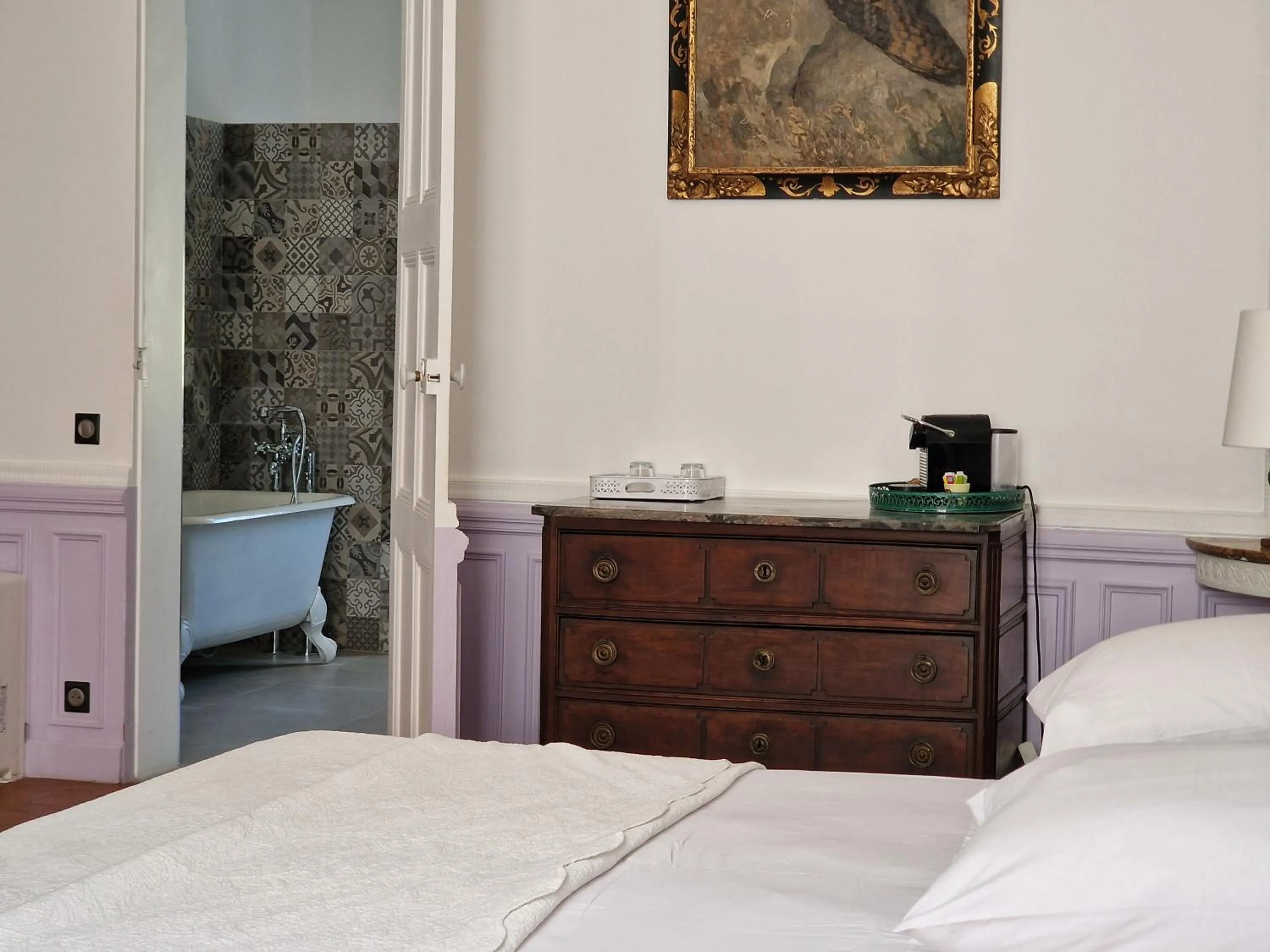 Bed in Palais de Luppé, Chambre d'hôtes