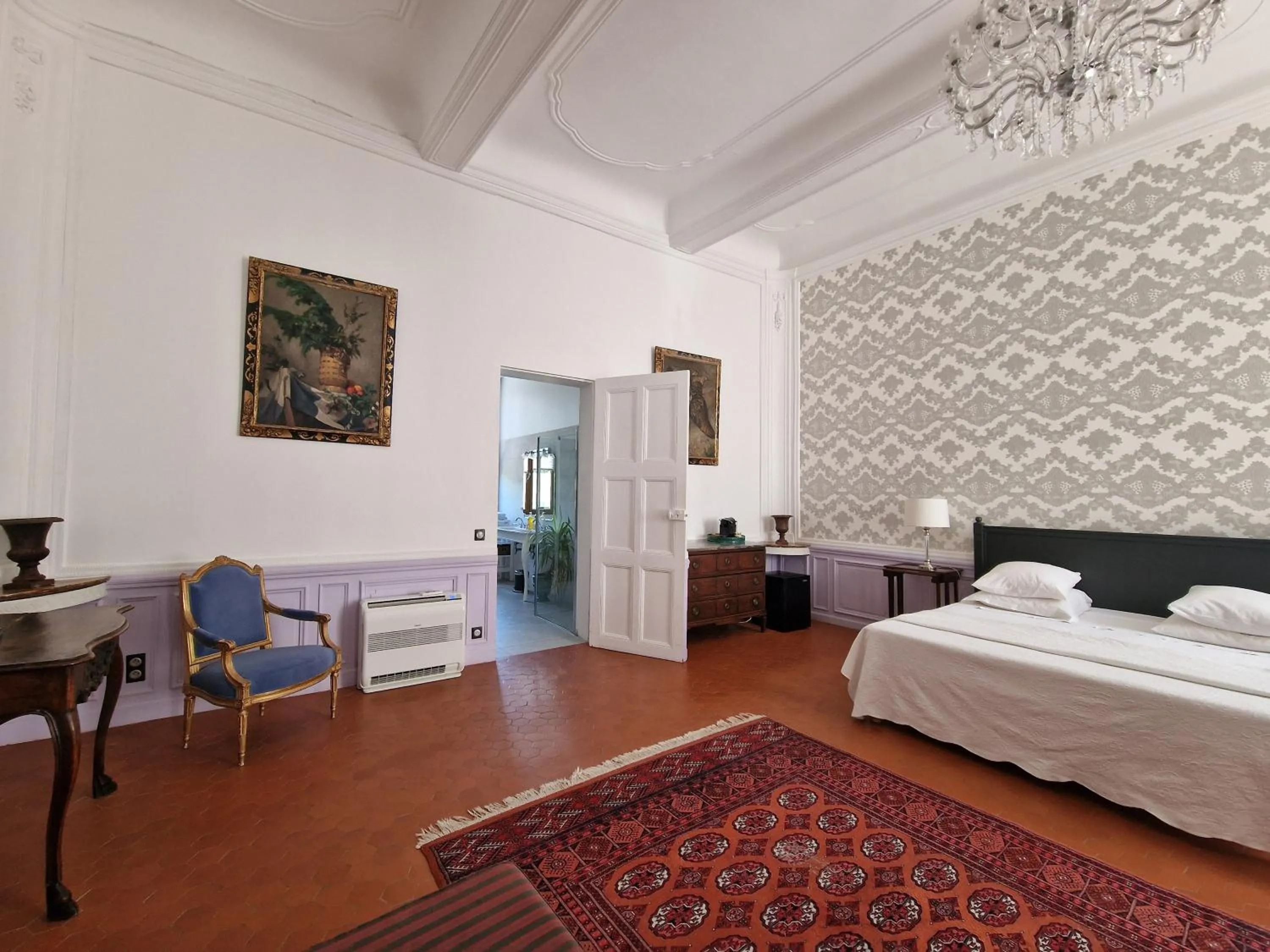 Bed in Palais de Luppé, Chambre d'hôtes