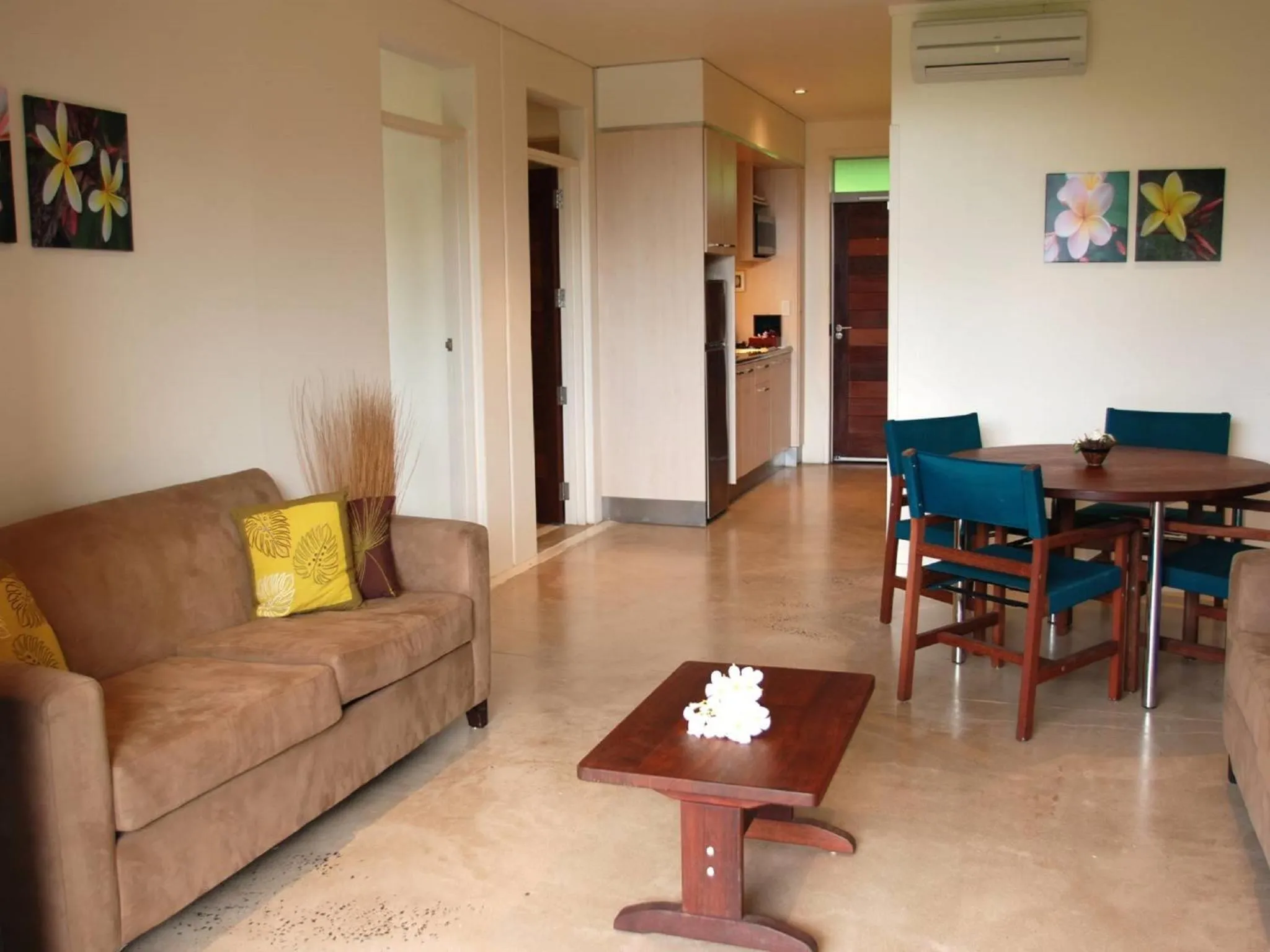 Dining area in Sunset Resort