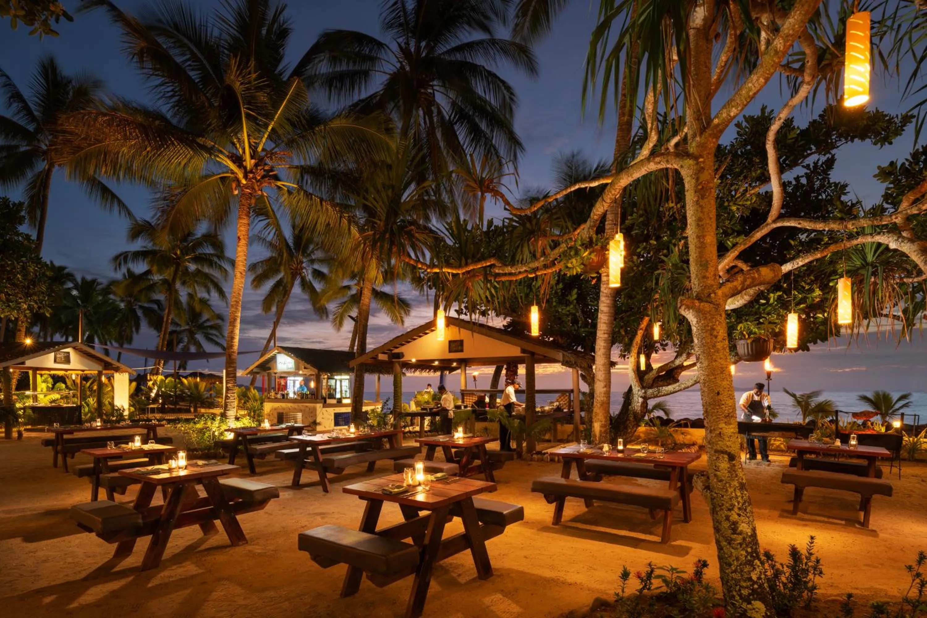 Restaurant/places to eat in DoubleTree by Hilton Fiji - Sonaisali Island