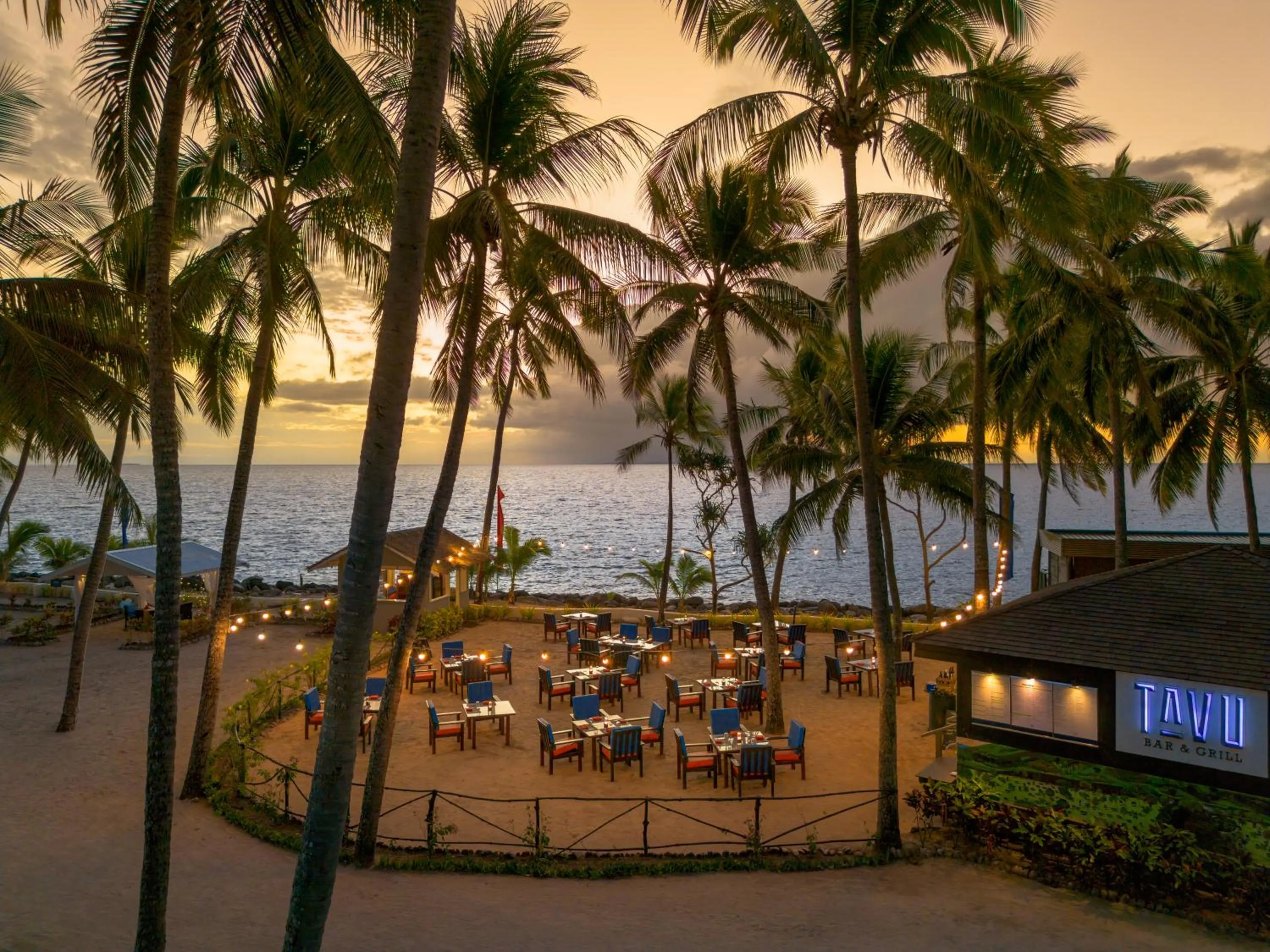 Restaurant/places to eat in DoubleTree by Hilton Fiji - Sonaisali Island
