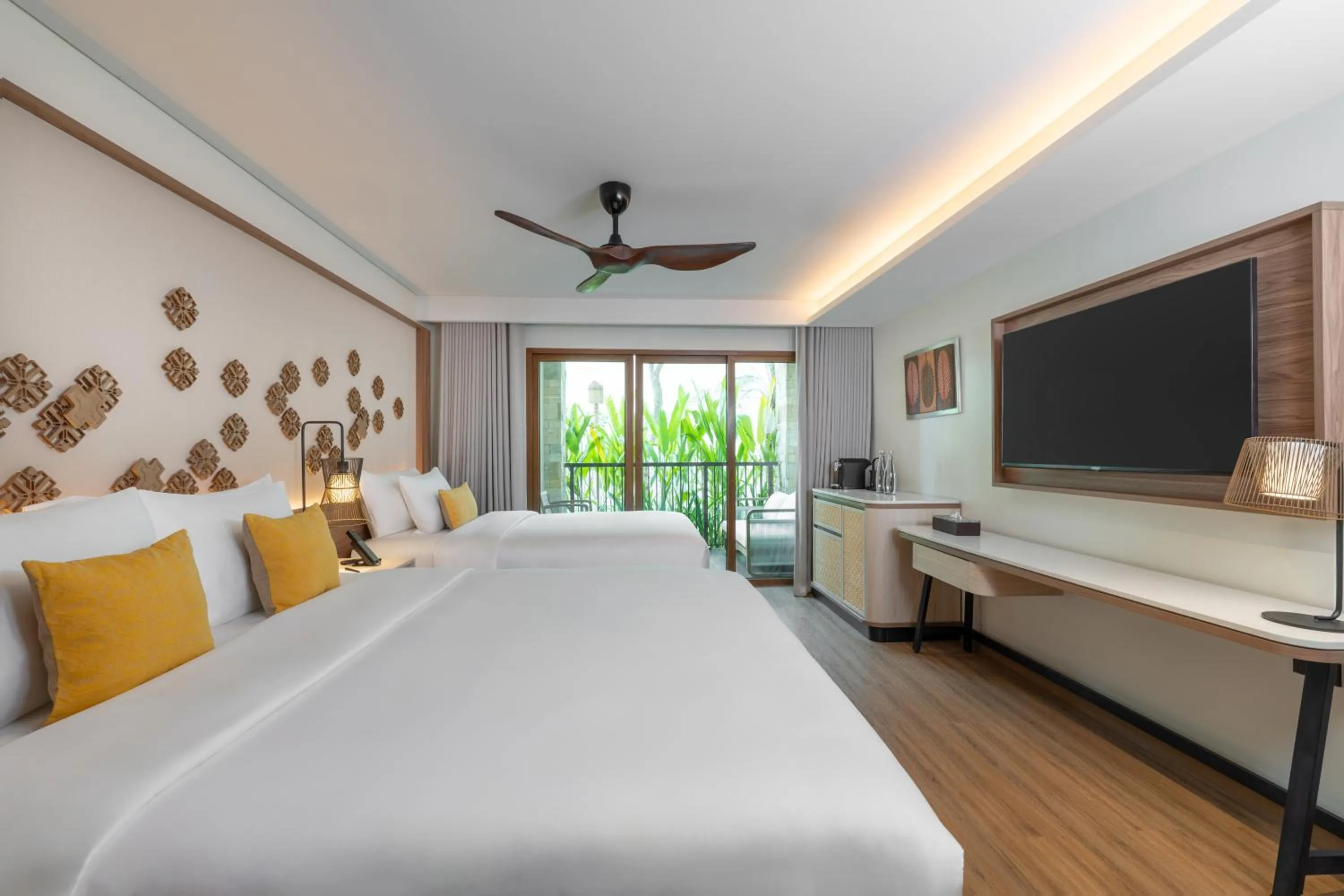 Bedroom, Bed in Crimson Resort and Spa - Mactan Island, Cebu