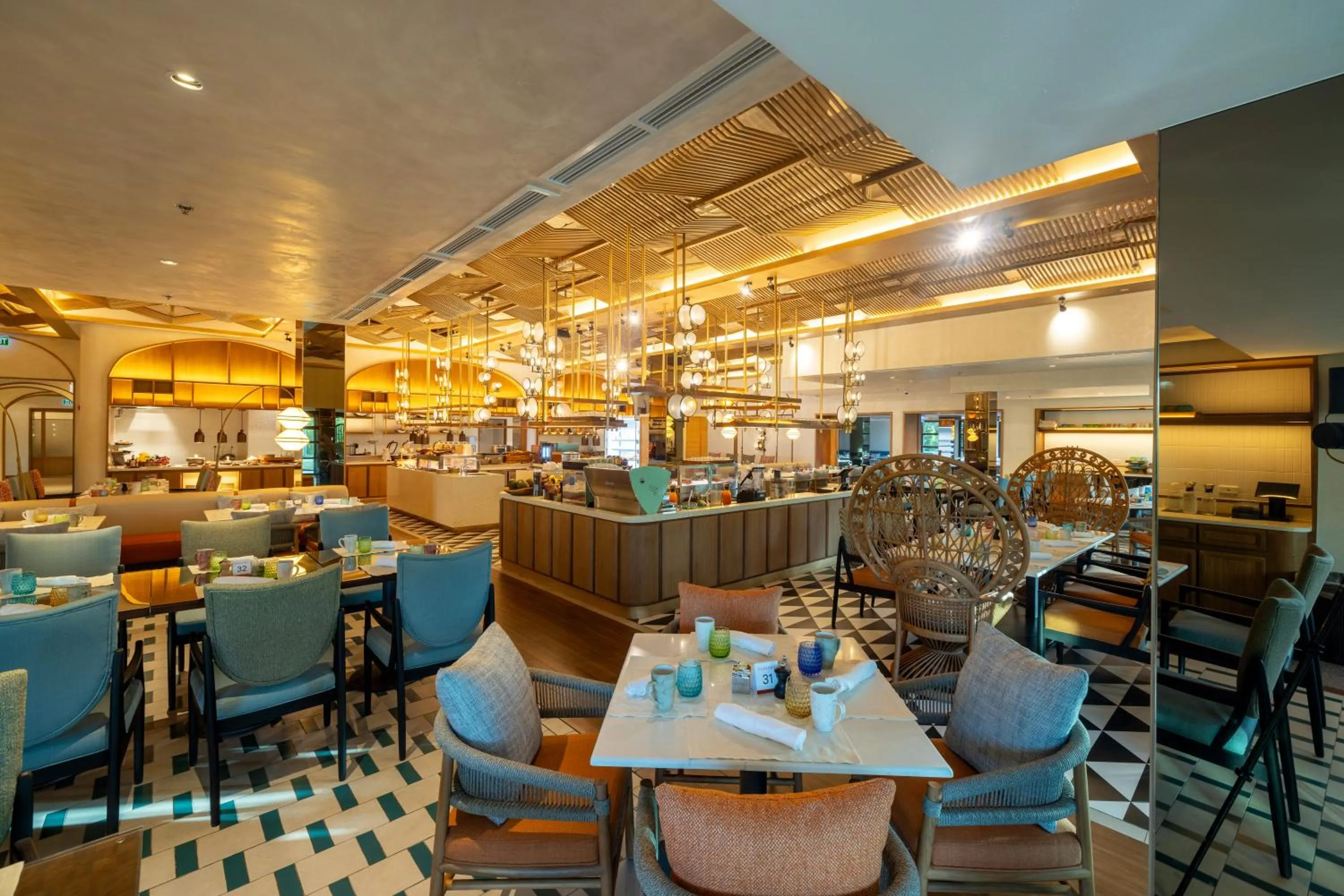 Restaurant/places to eat in Crimson Resort and Spa - Mactan Island, Cebu