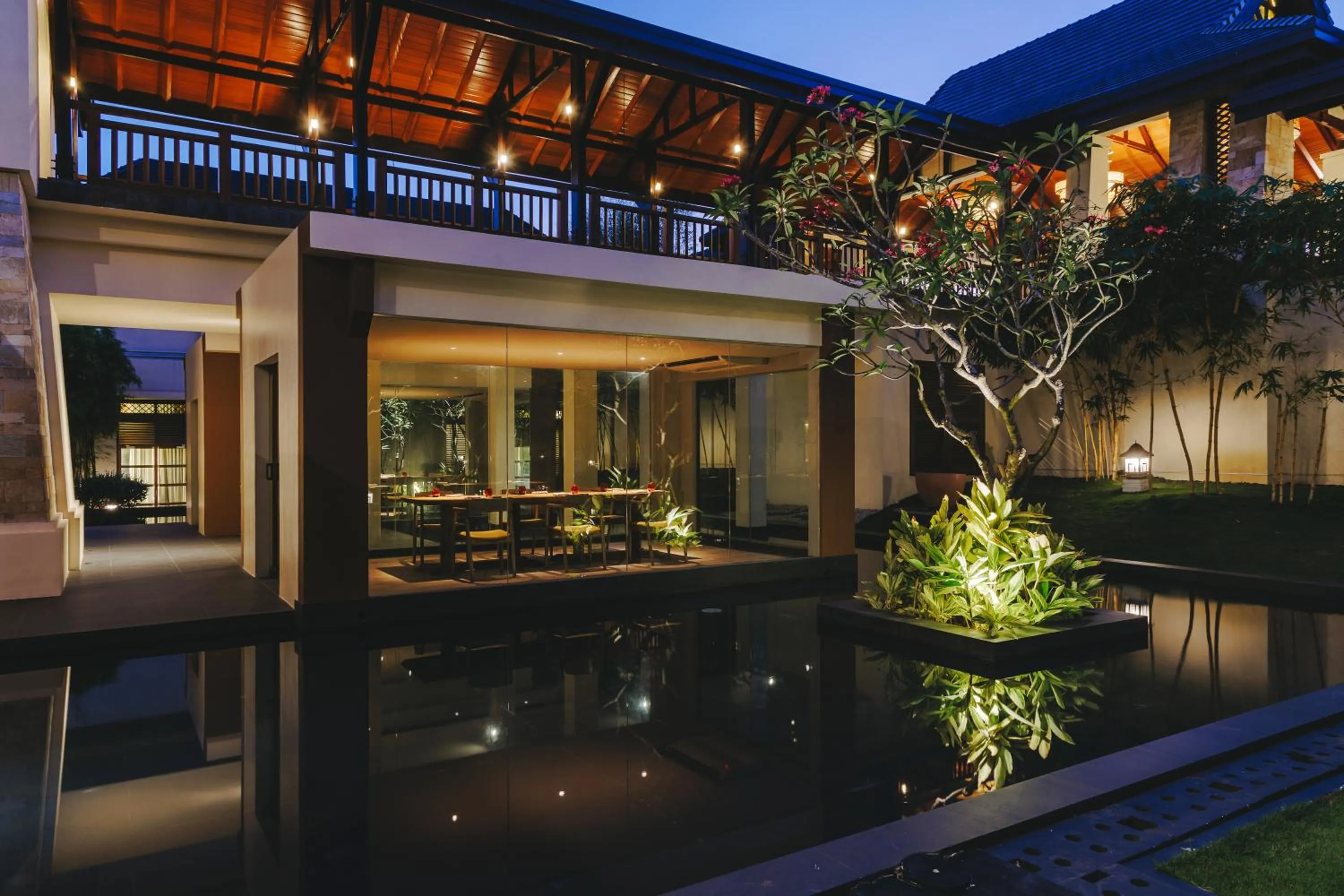 Restaurant/places to eat in Crimson Resort and Spa - Mactan Island, Cebu