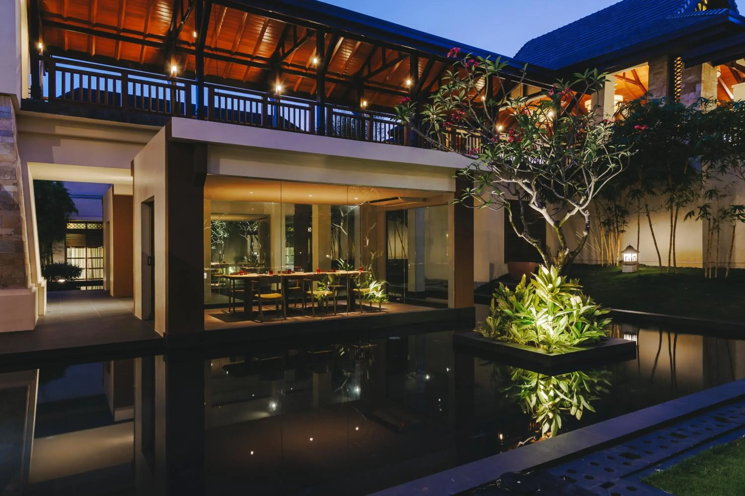 Restaurant/places to eat in Crimson Resort and Spa - Mactan Island, Cebu Restaurant/places to eat in Crimson Resort and Spa - Mactan Island, Cebu