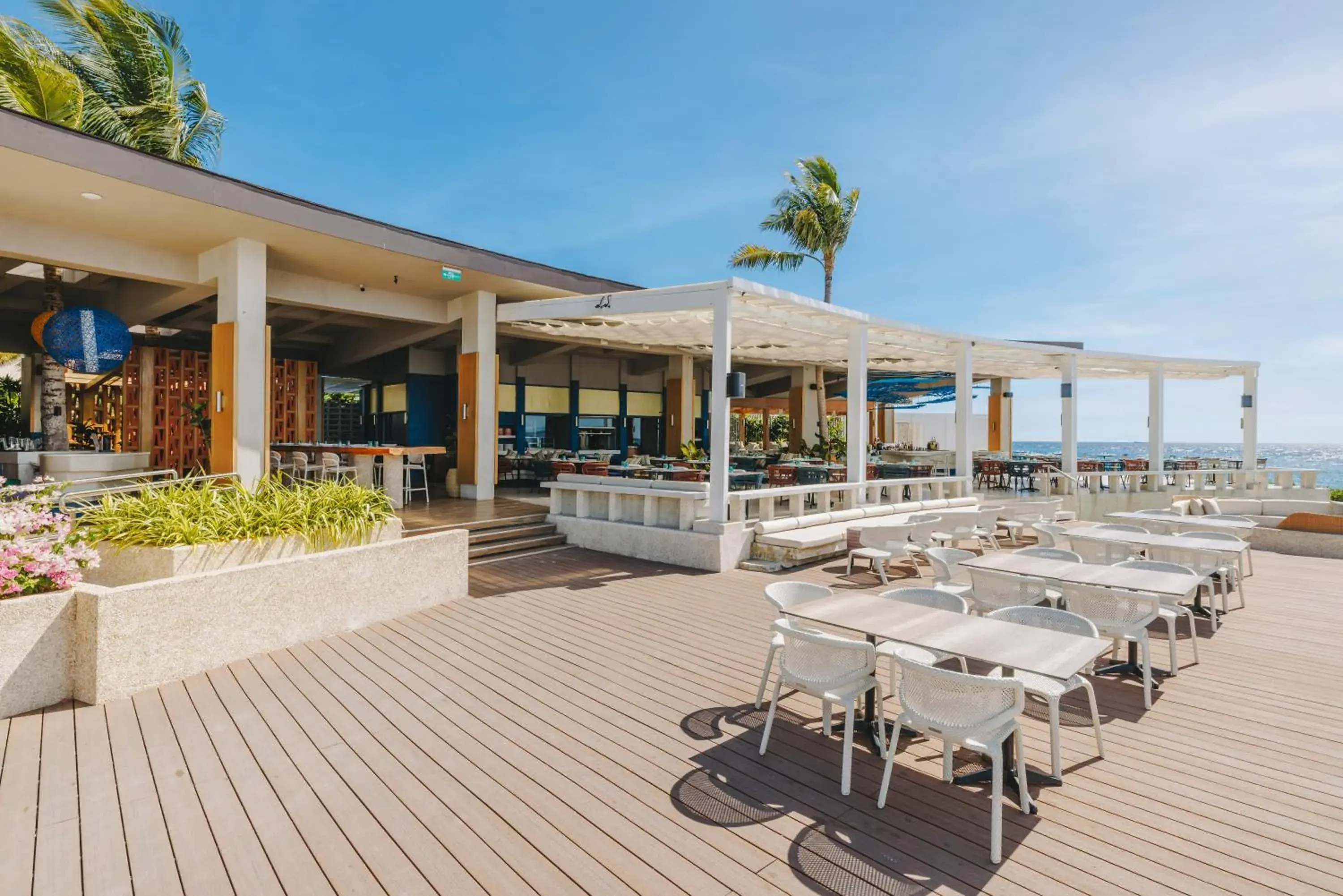 Restaurant/places to eat in Crimson Resort and Spa - Mactan Island, Cebu Restaurant/places to eat in Crimson Resort and Spa - Mactan Island, Cebu