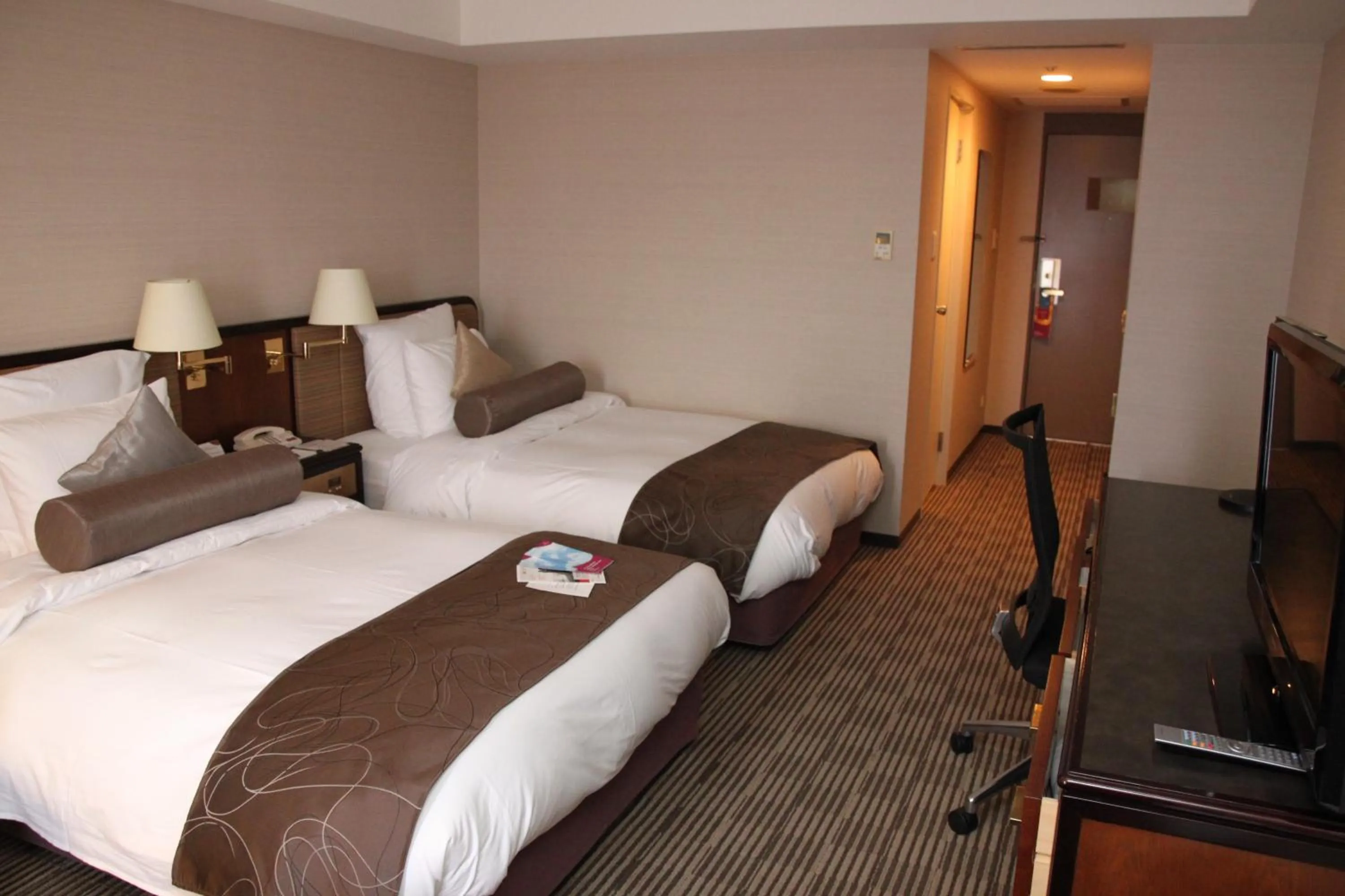 Photo of the whole room, Bed in ANA Crowne Plaza Hotel Kyoto by IHG