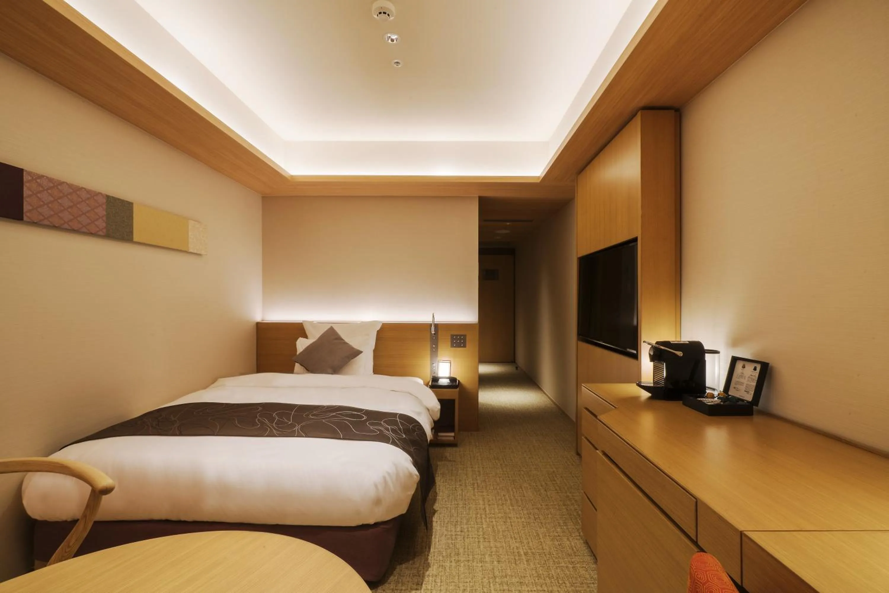 Photo of the whole room, Bed in ANA Crowne Plaza Hotel Kyoto by IHG
