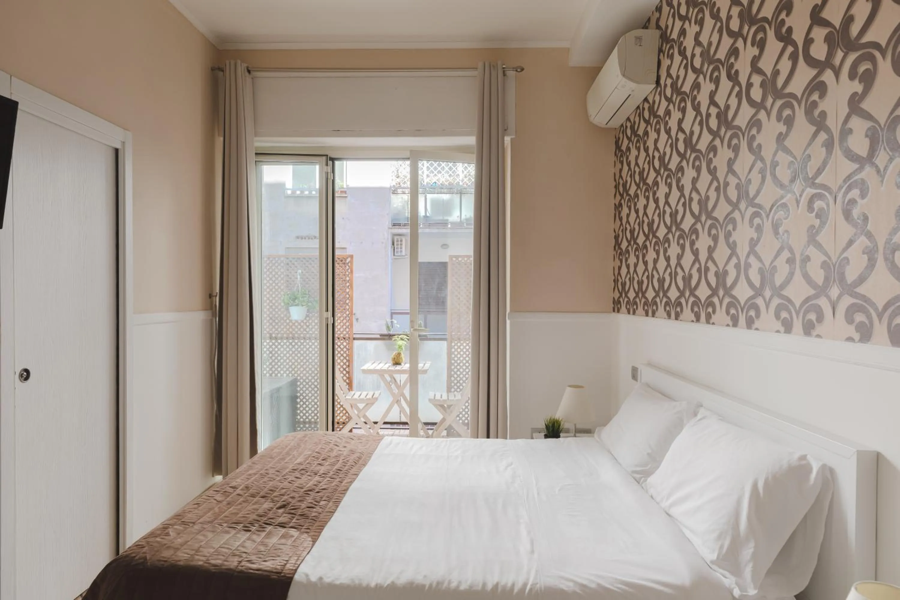 Photo of the whole room, Bed in Residenza Il Giglio