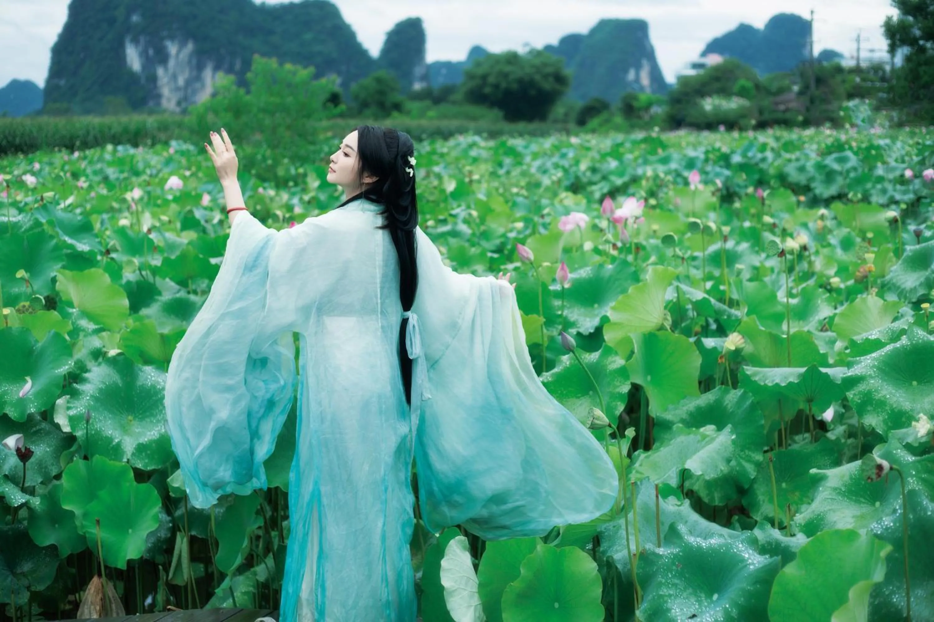 Spring in Yangshuo Hidden Dragon Villa