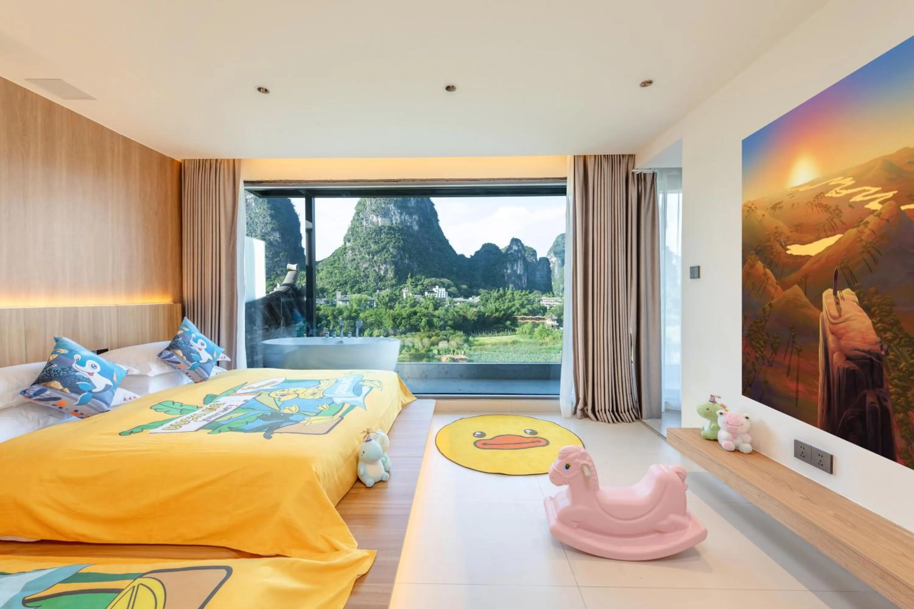 Bed in Yangshuo Hidden Dragon Villa