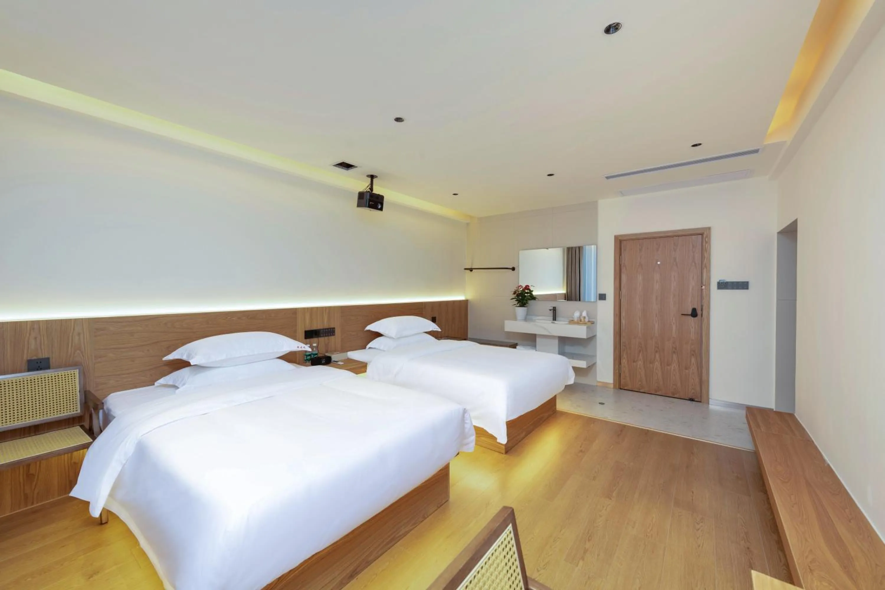 Bed in Yangshuo Hidden Dragon Villa