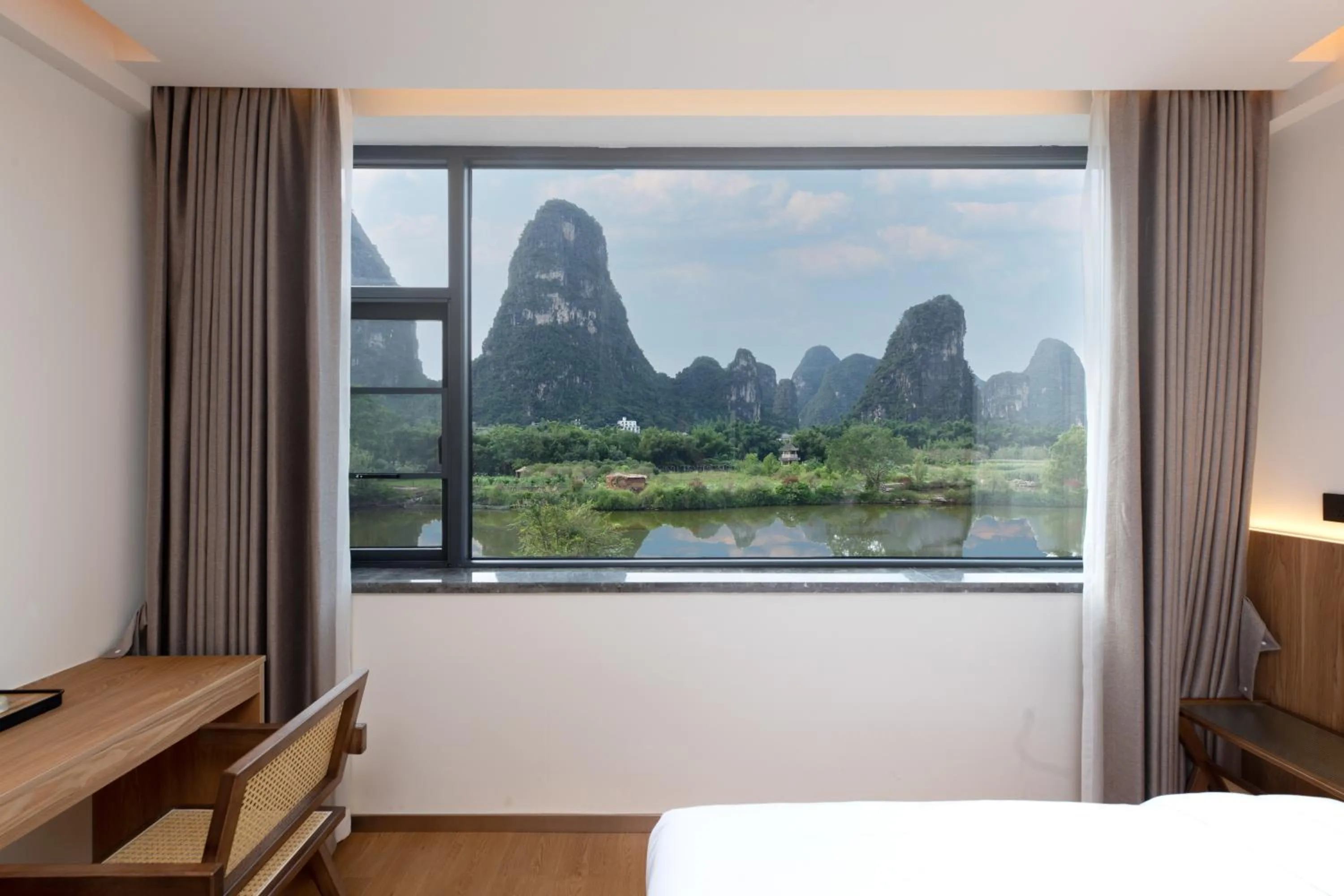 Natural landscape, Bed in Yangshuo Hidden Dragon Villa