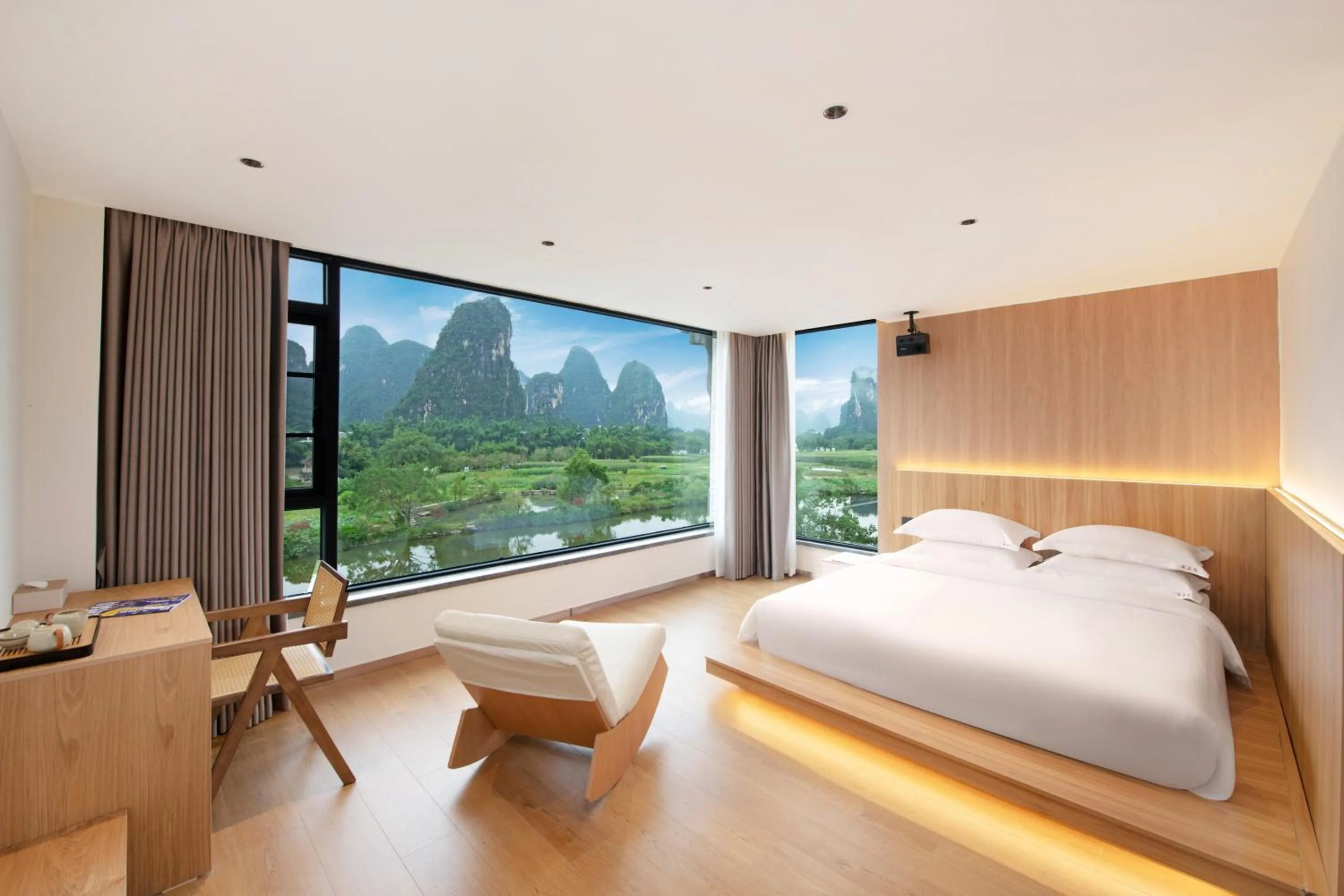 Bed in Yangshuo Hidden Dragon Villa