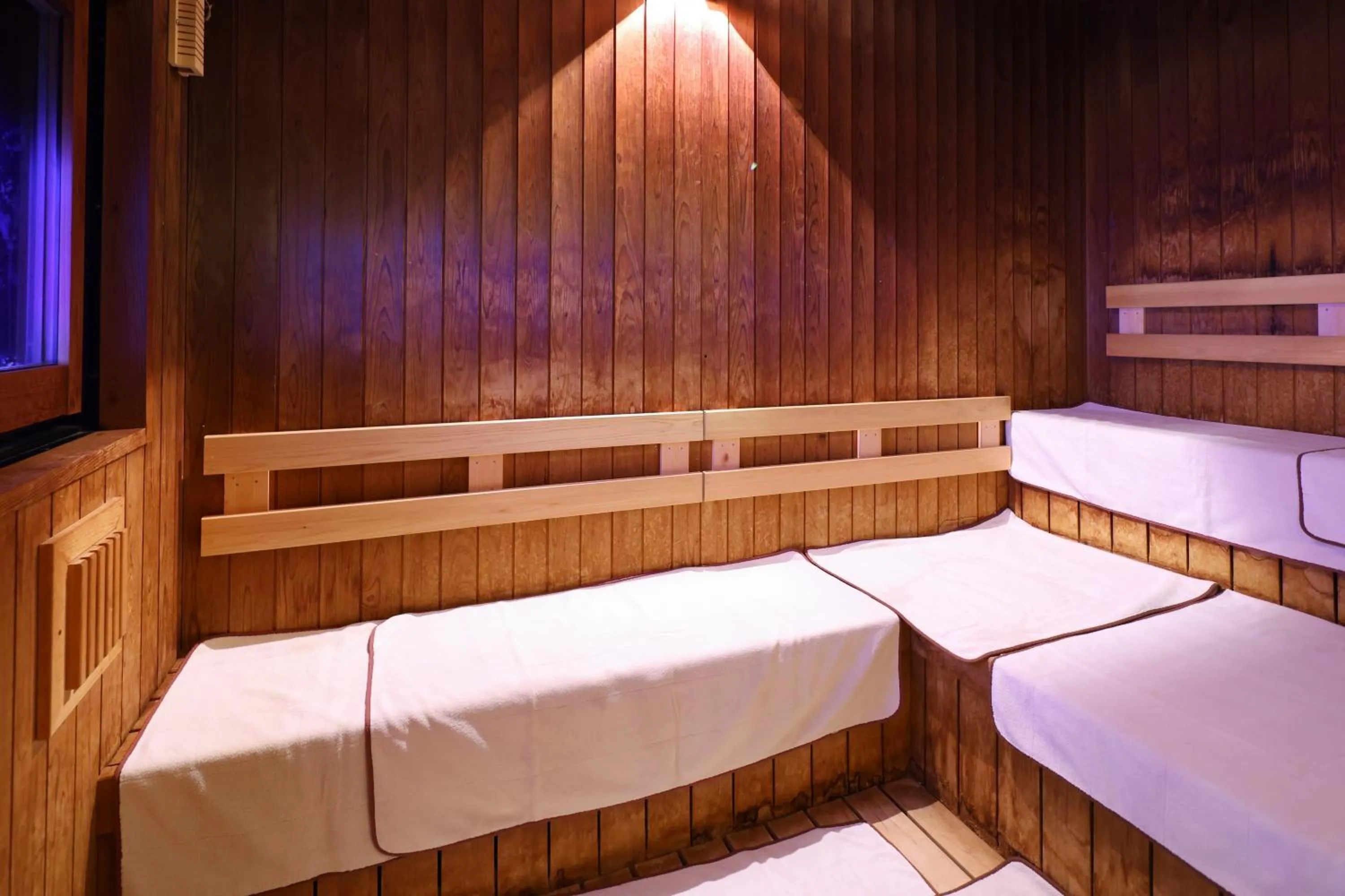 Sauna, Bed in Dormy Inn Express Mikawaanjo