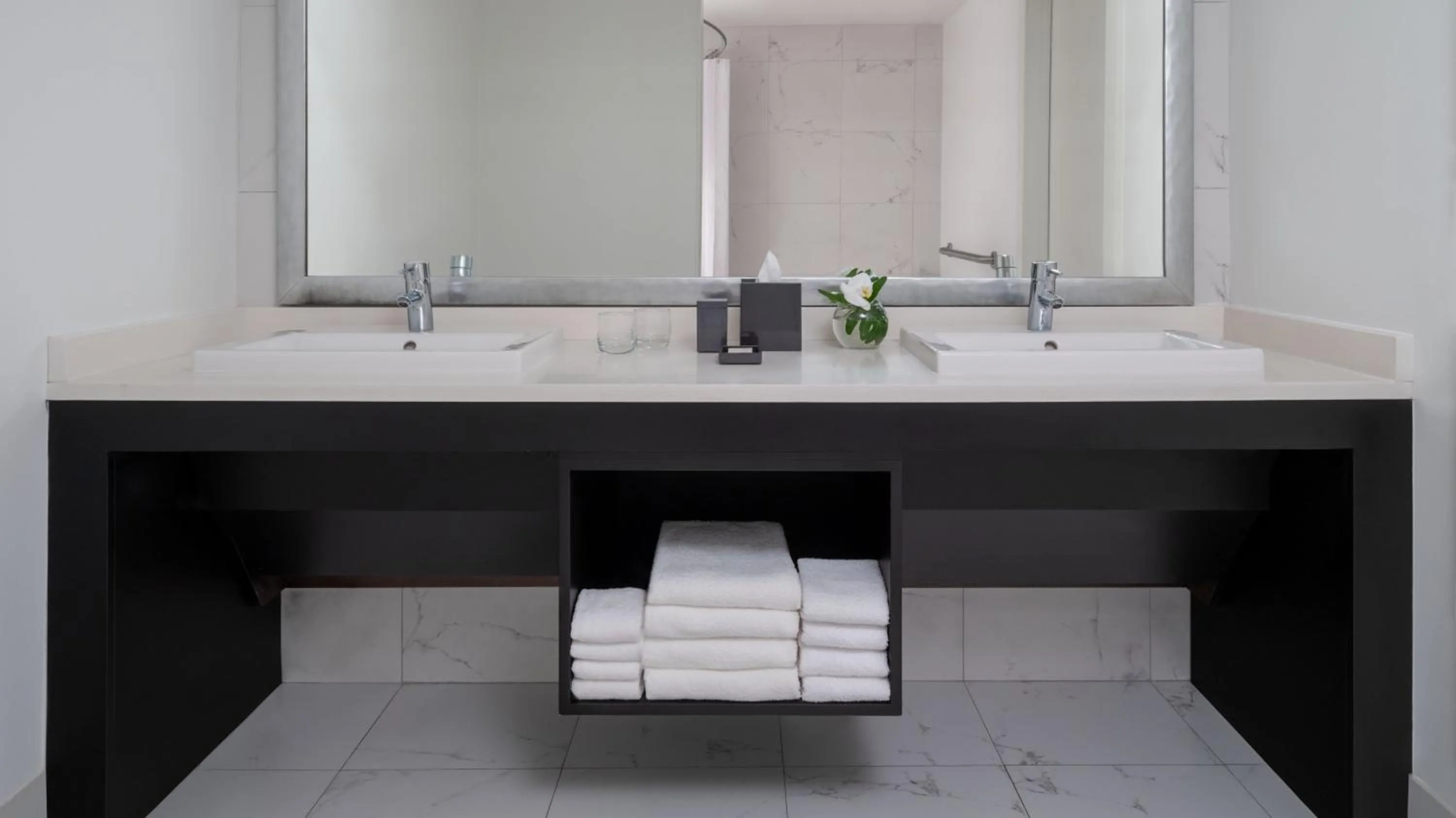 Bathroom in Renaissance Orlando Resort - Disney Springs Area