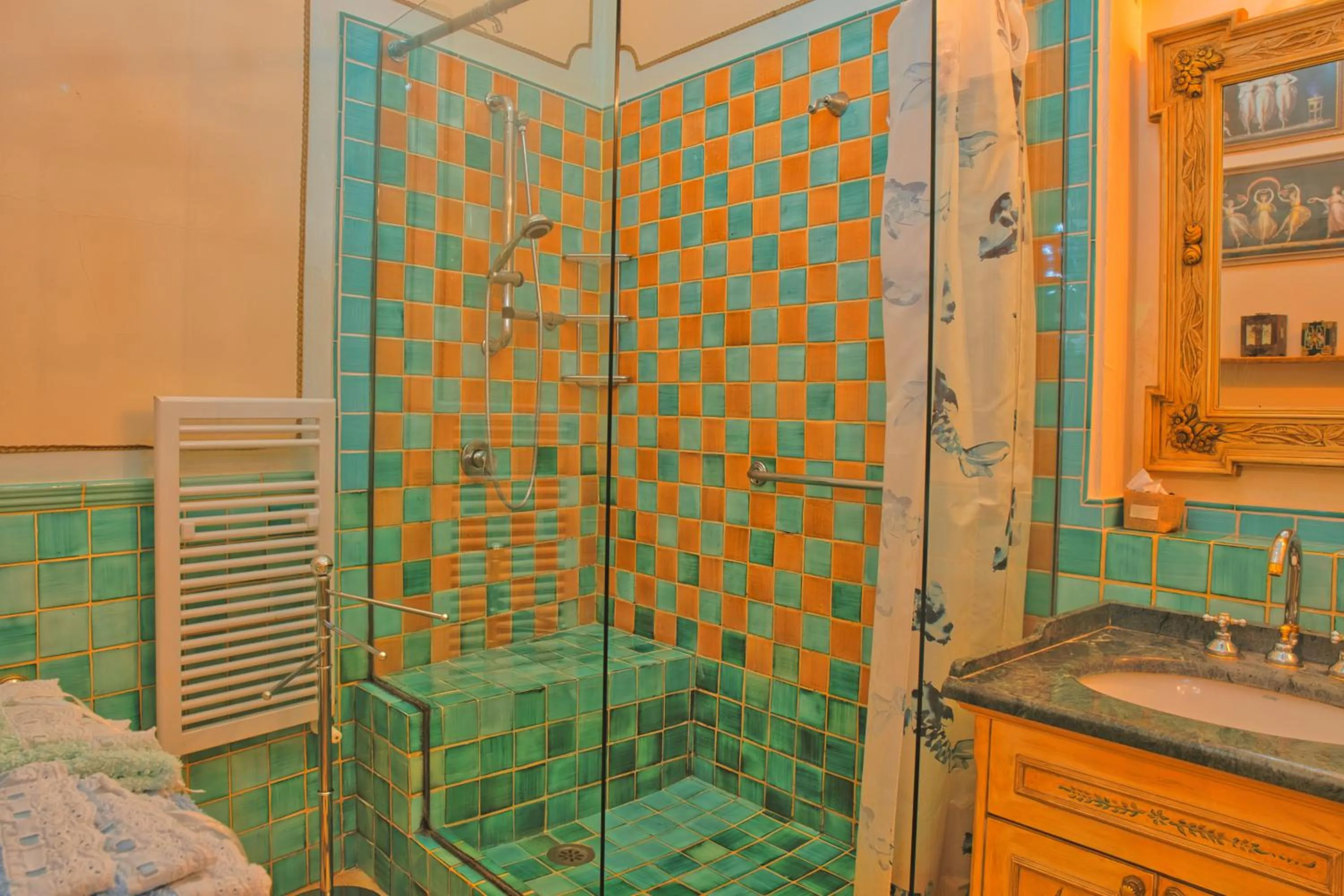 Shower in B&B Flora House