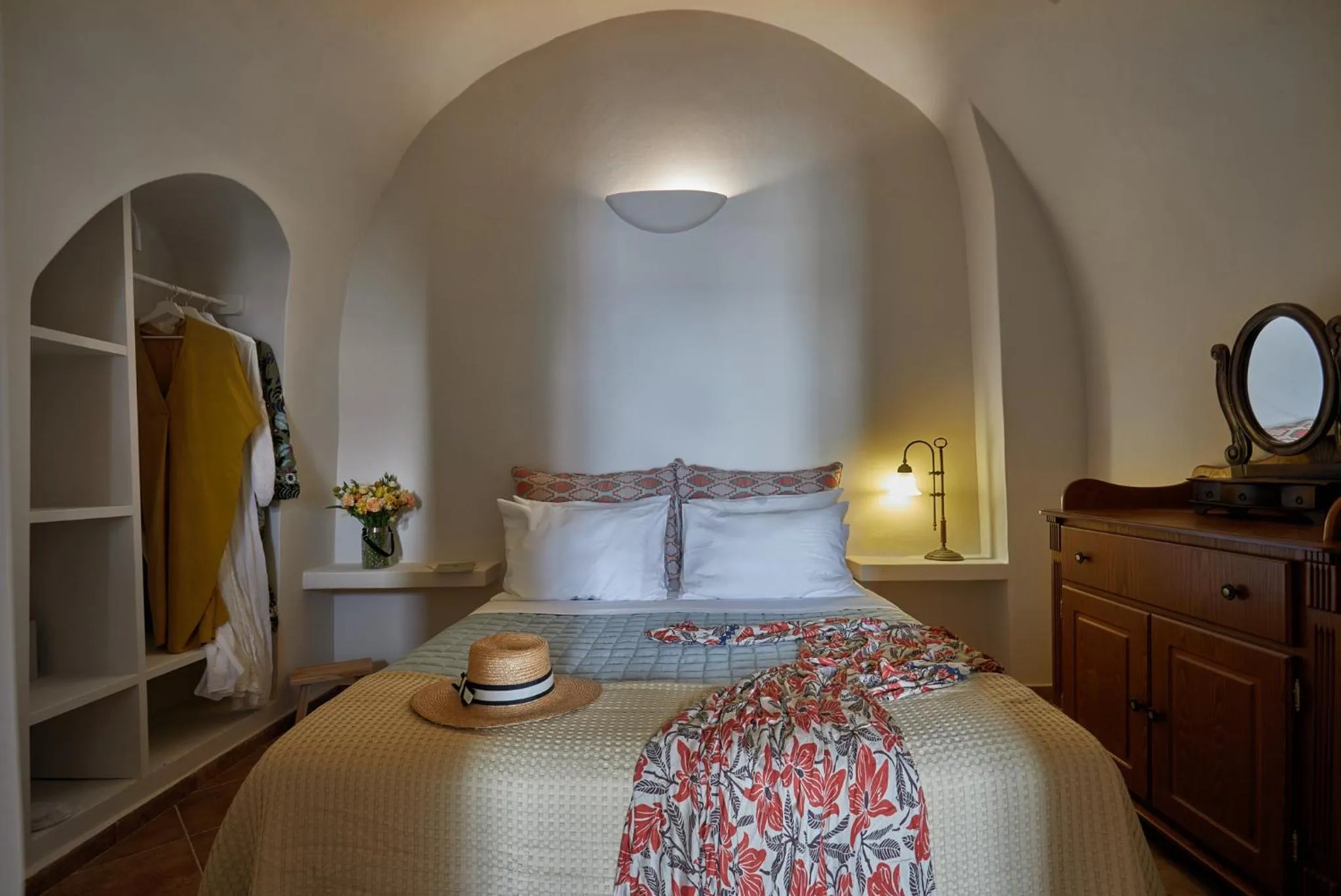 Bed in Arvanitis Cave Village