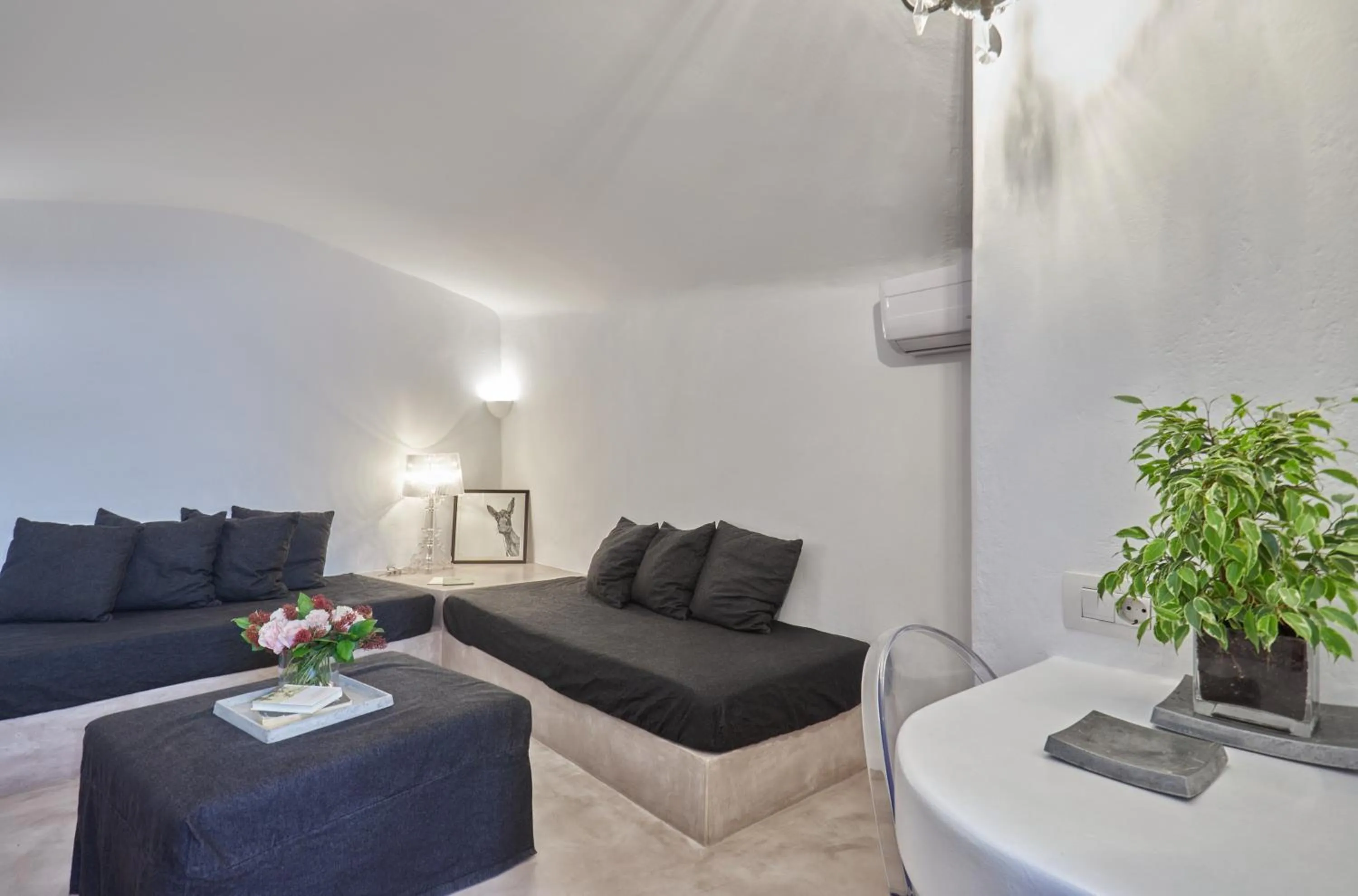 Living room in Arvanitis Cave Village