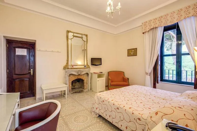 Bed in Hotel La Badia