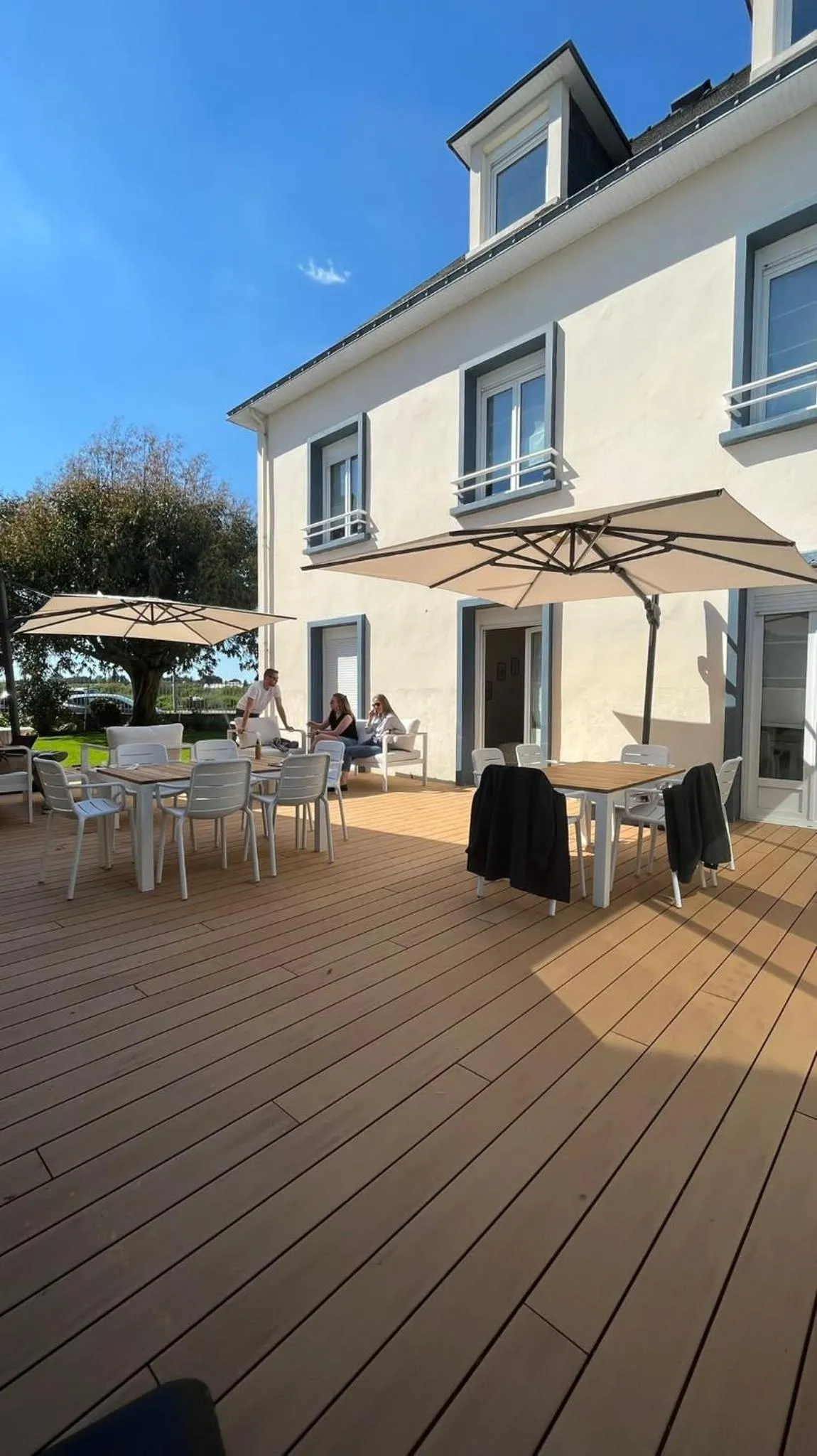 Patio in Hotel La Licorne