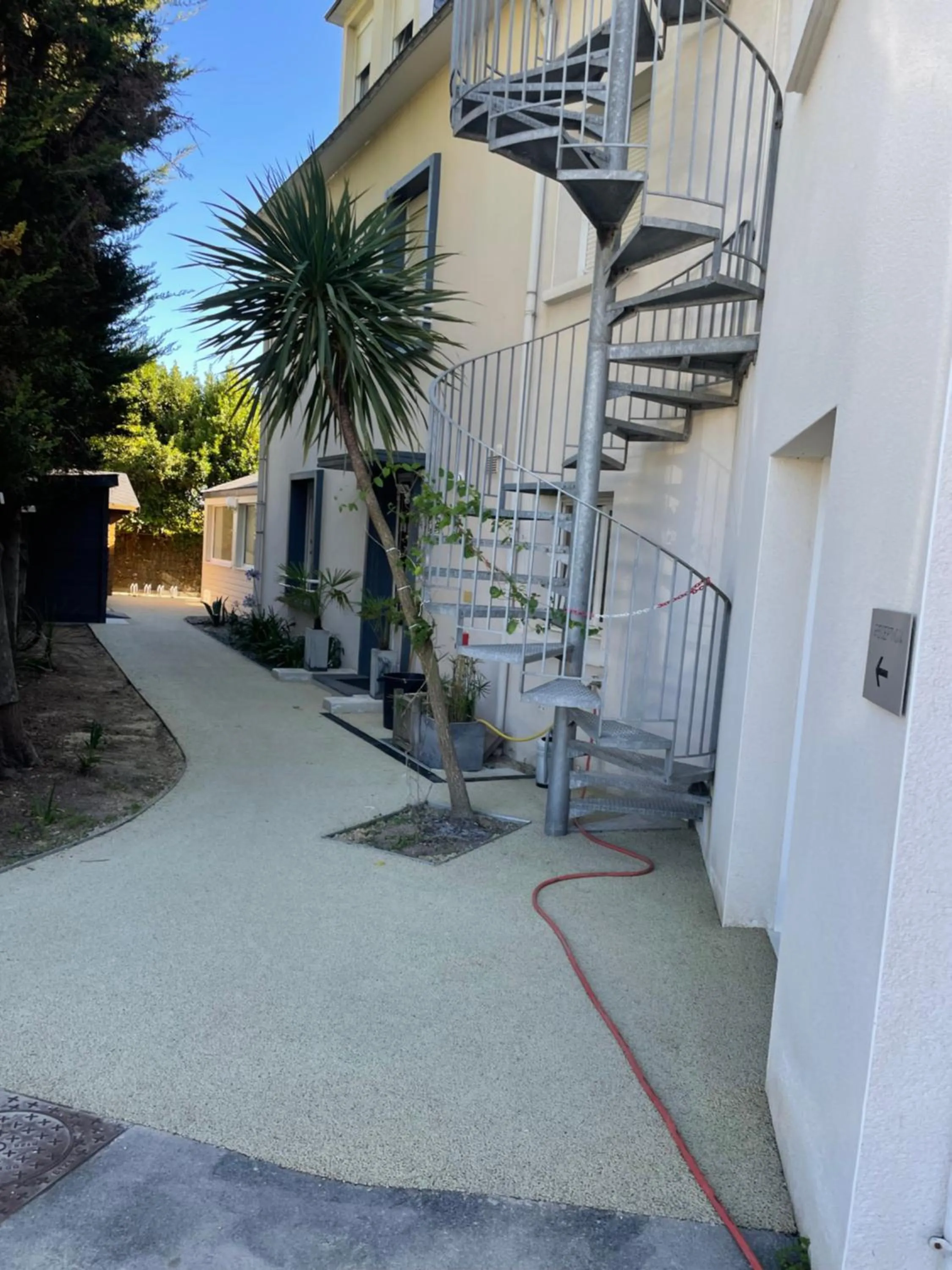 Property building in Hotel La Licorne