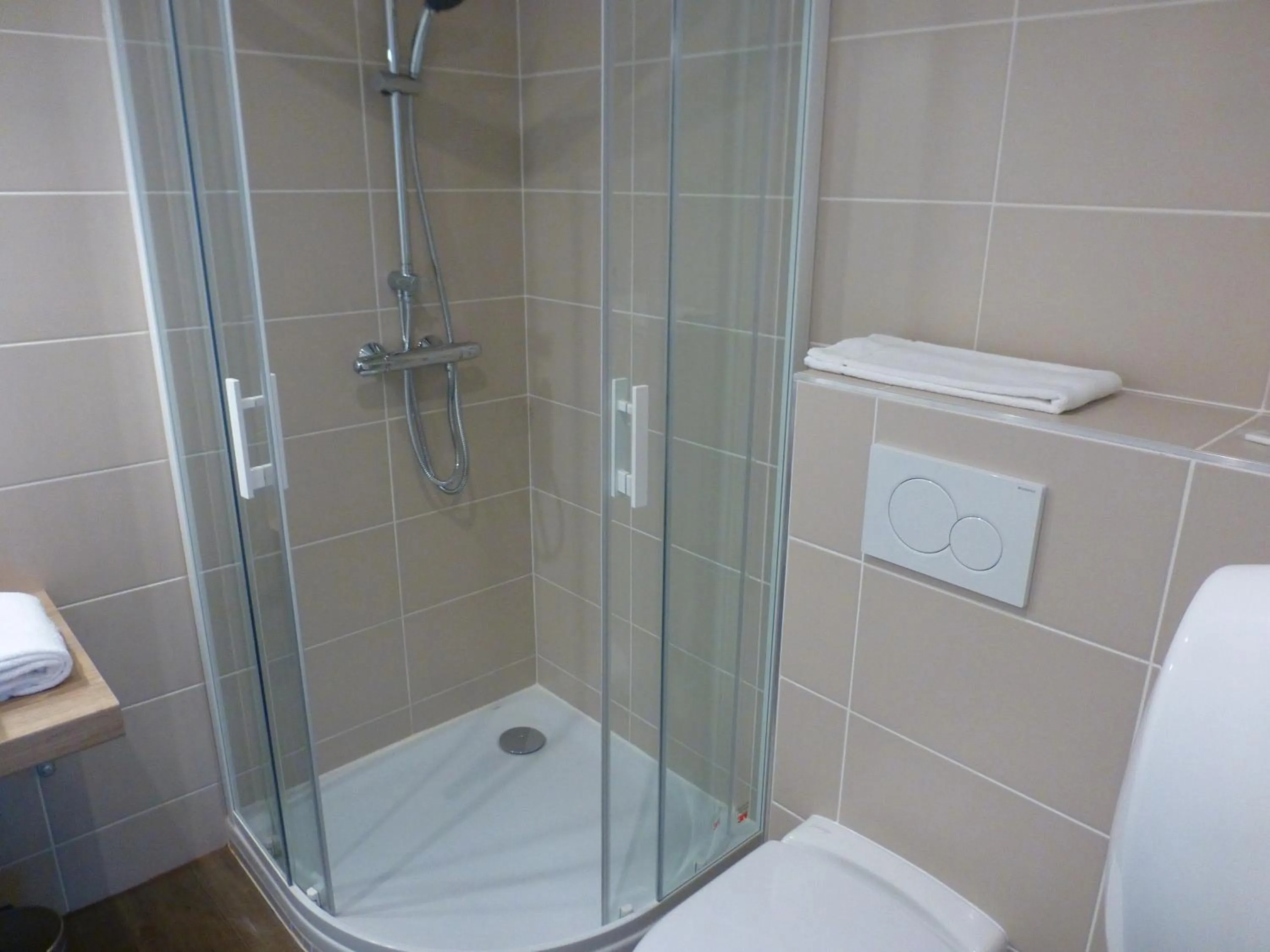 Bathroom in Hotel La Licorne