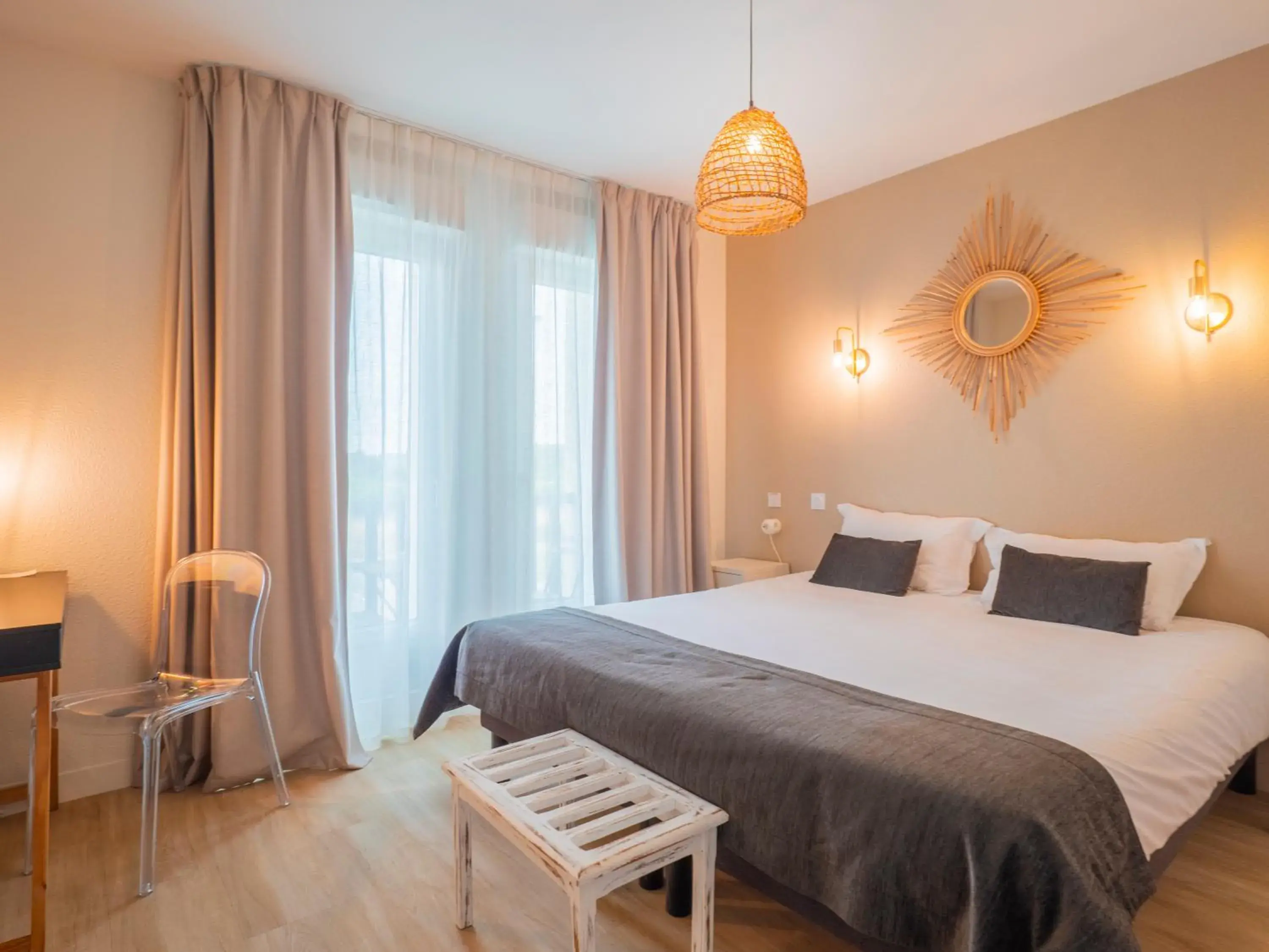 Superior Double Room in Hotel La Licorne Superior Double Room in Hotel La Licorne