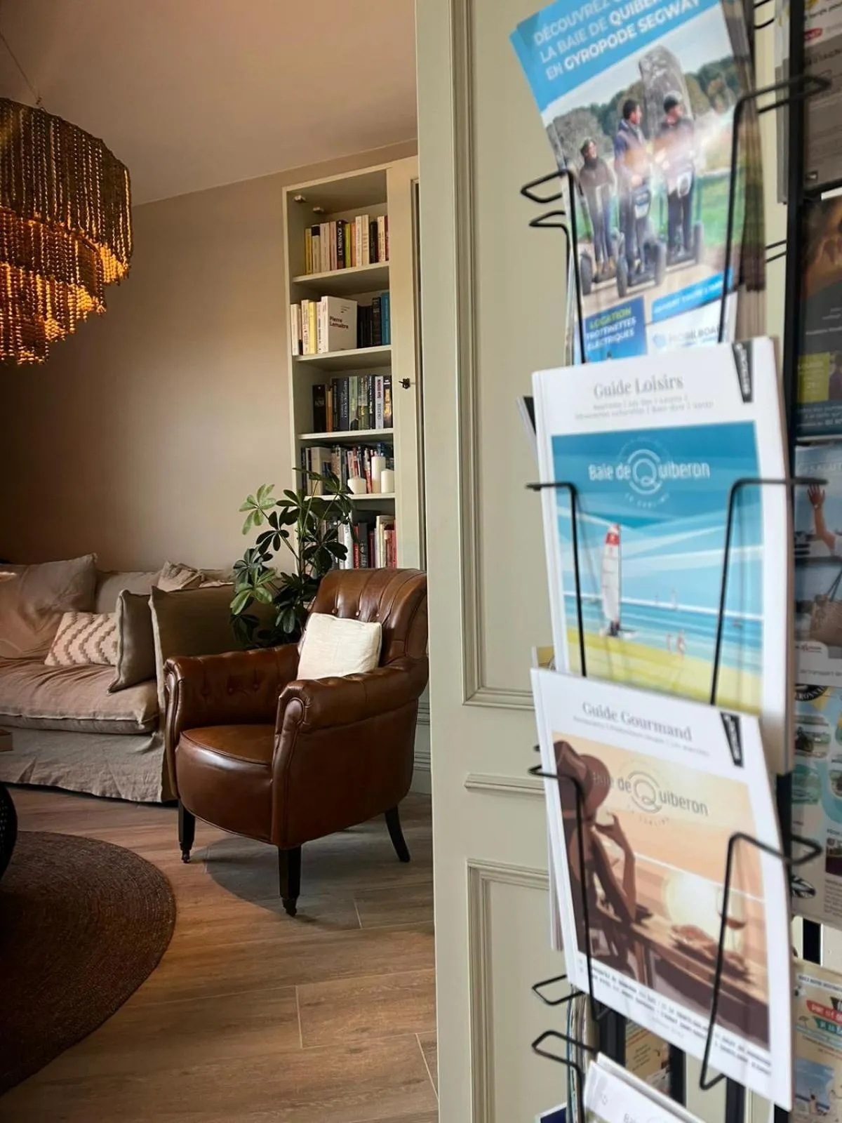 Library in Hotel La Licorne