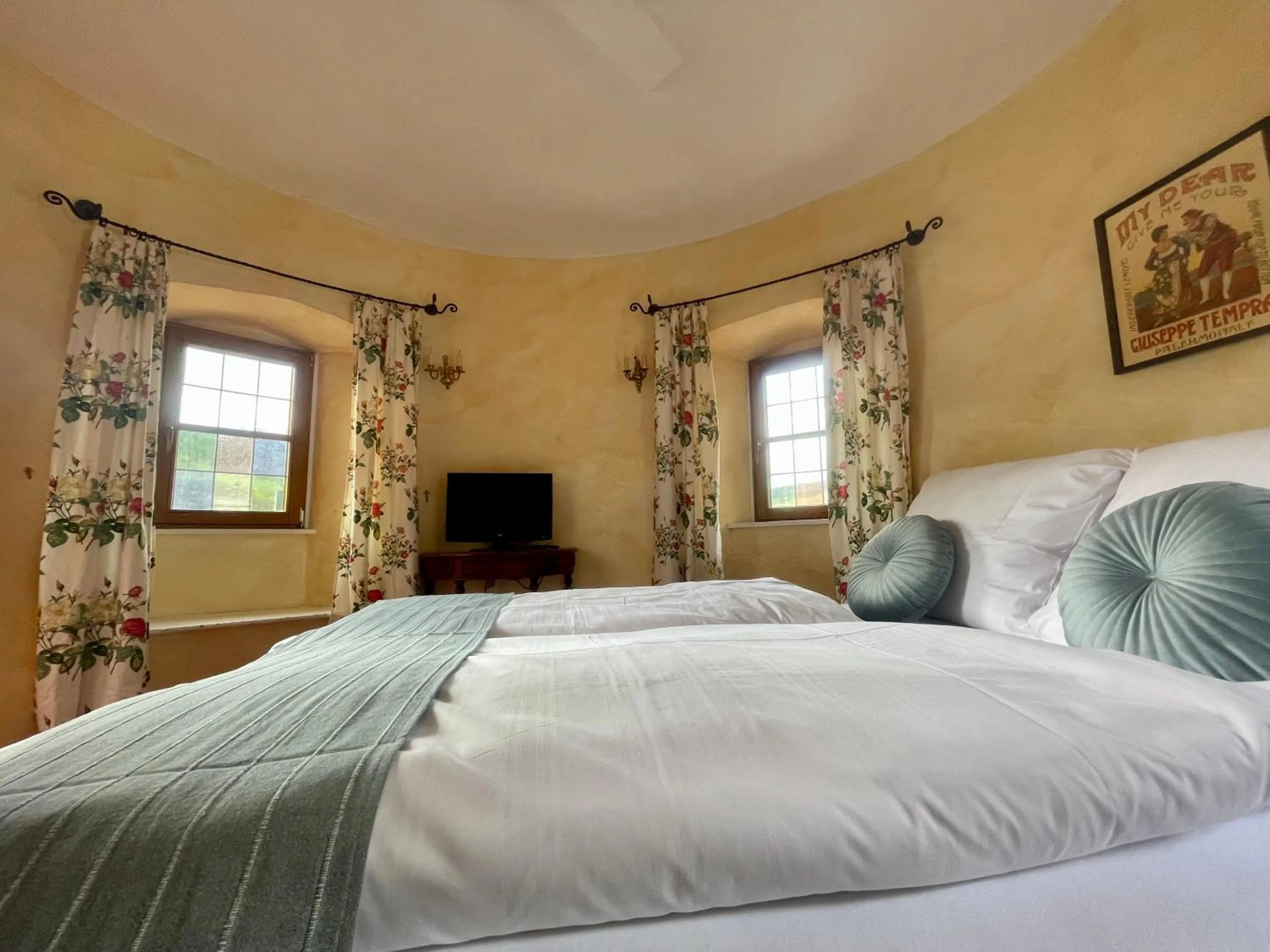 Bedroom, Bed in Hotel Schloss Zell