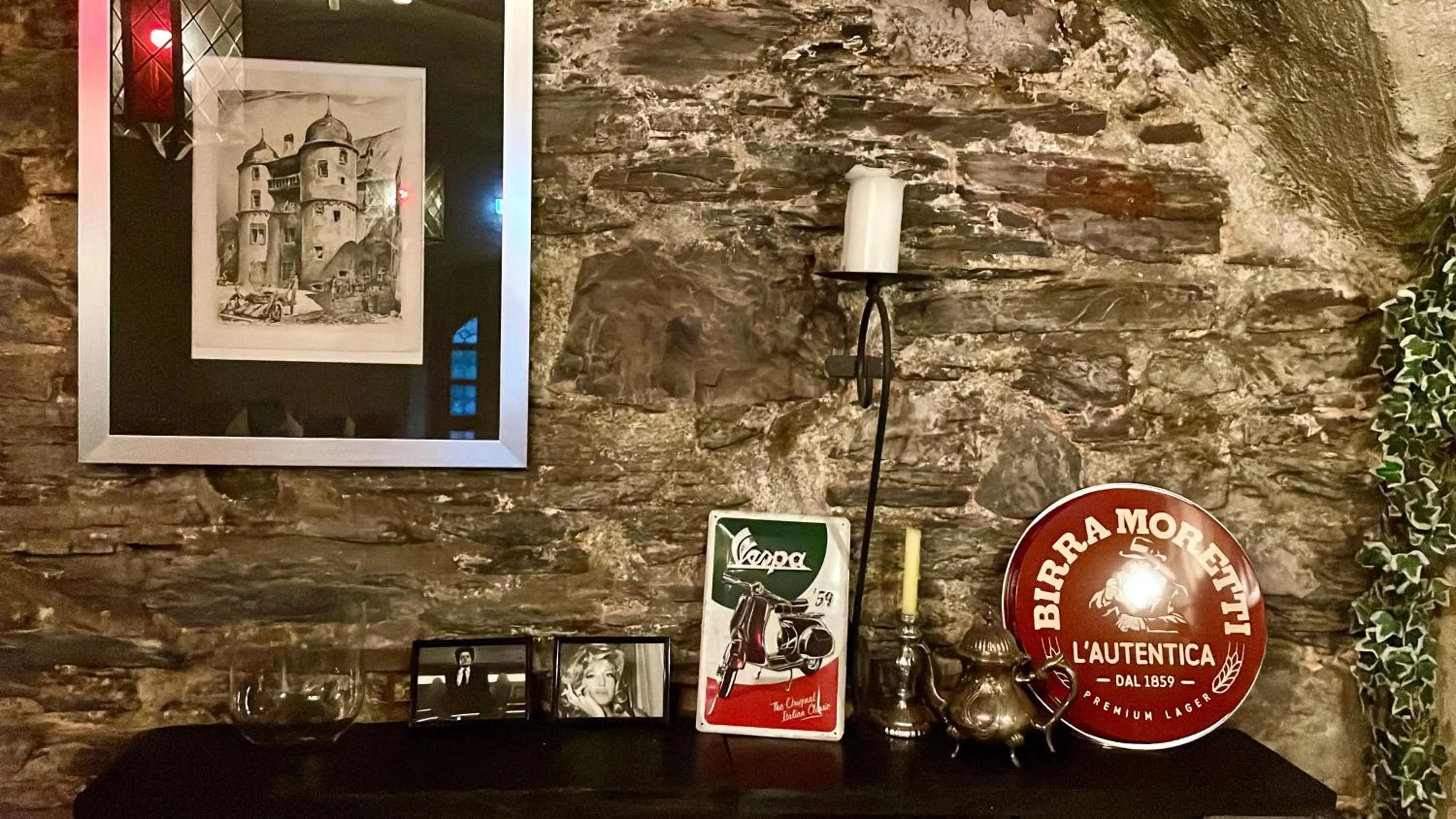 Restaurant/places to eat in Hotel Schloss Zell