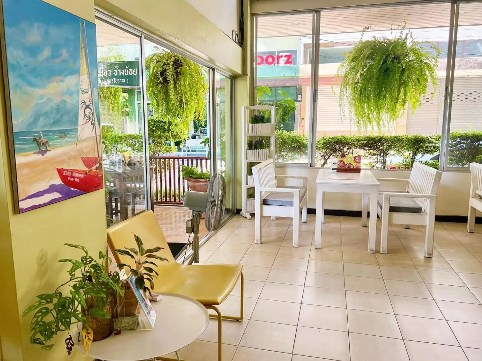 Restaurant/places to eat in Baan Nilawan Hotel