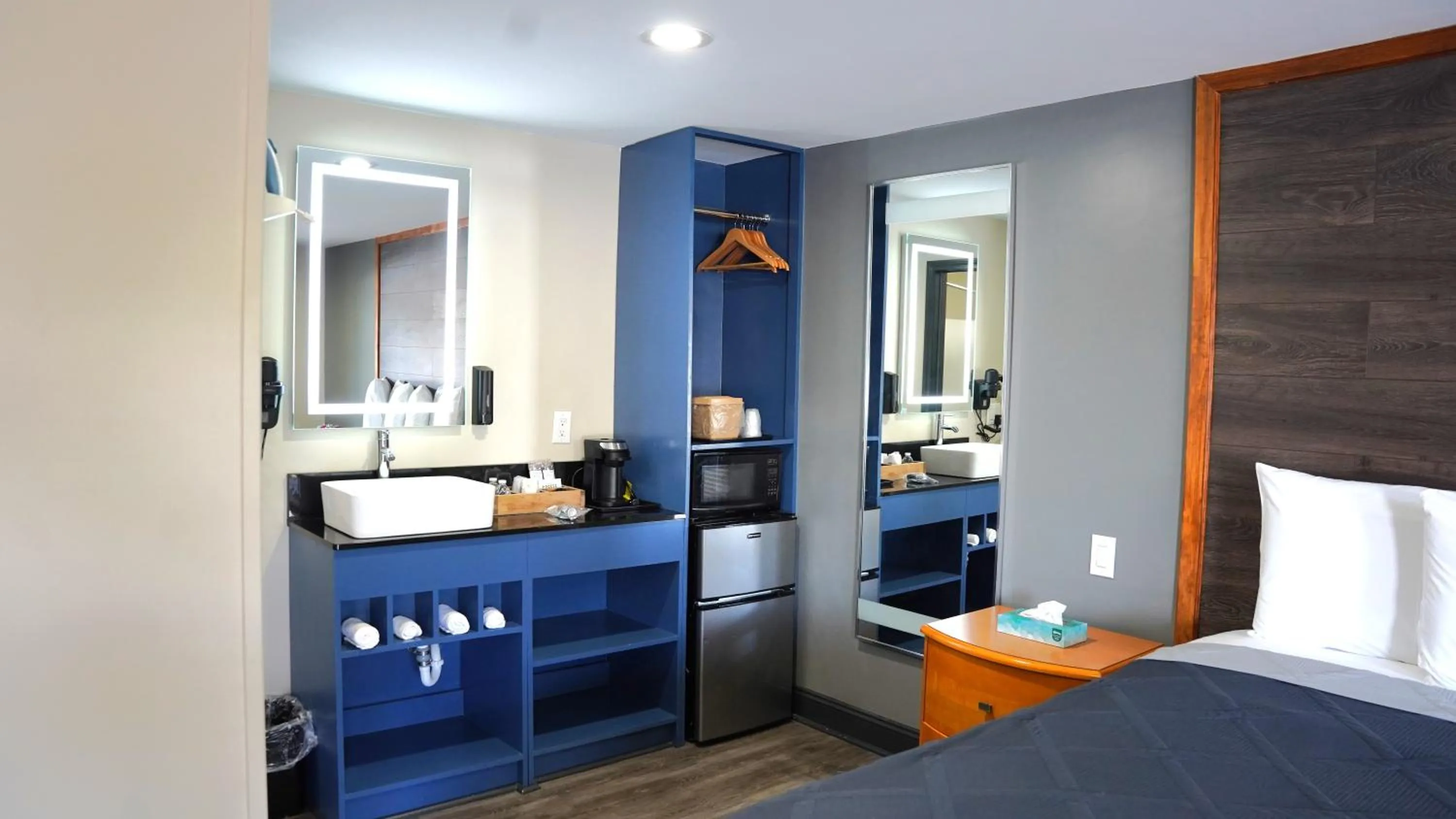 Bed in Carrier Motor Lodge