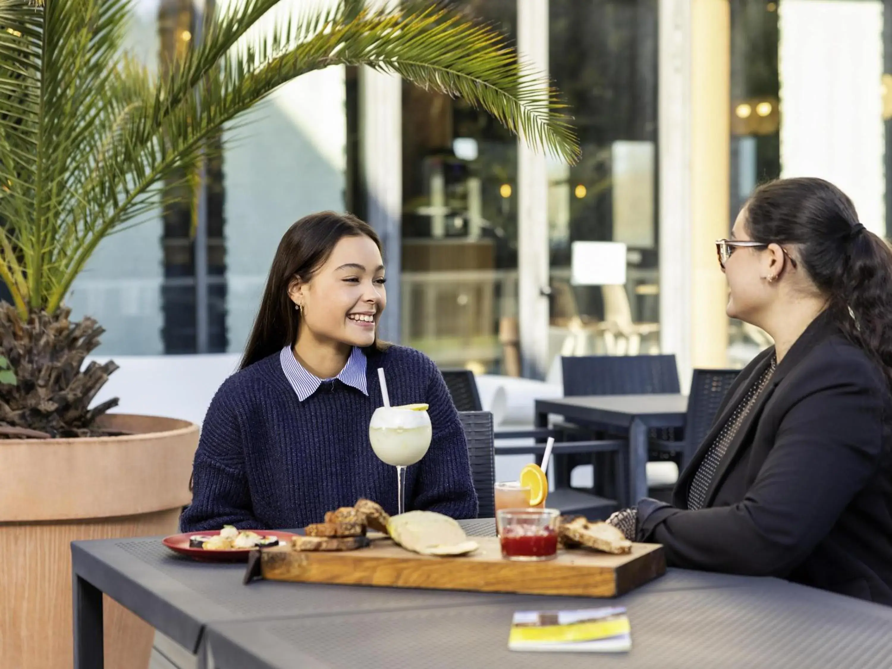 Lounge or bar in Mercure Agen Centre Lounge or bar in Mercure Agen Centre