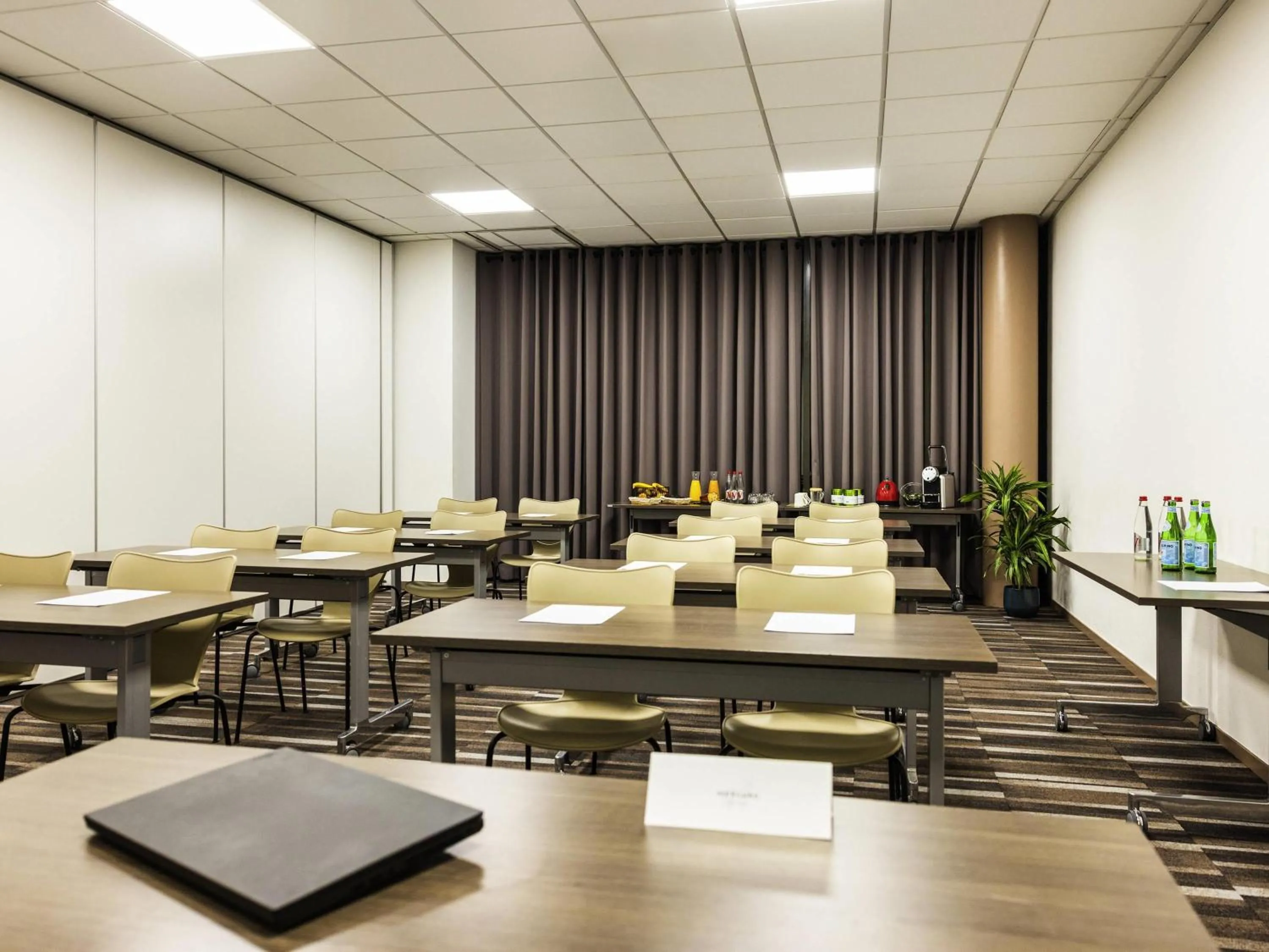 Meeting/conference room in Mercure Agen Centre