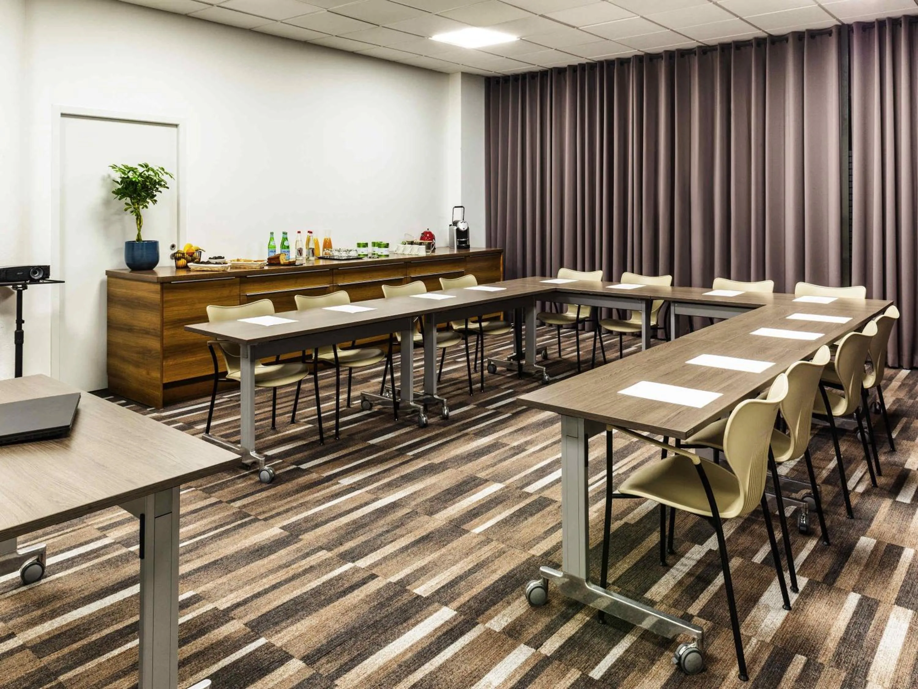 Meeting/conference room in Mercure Agen Centre