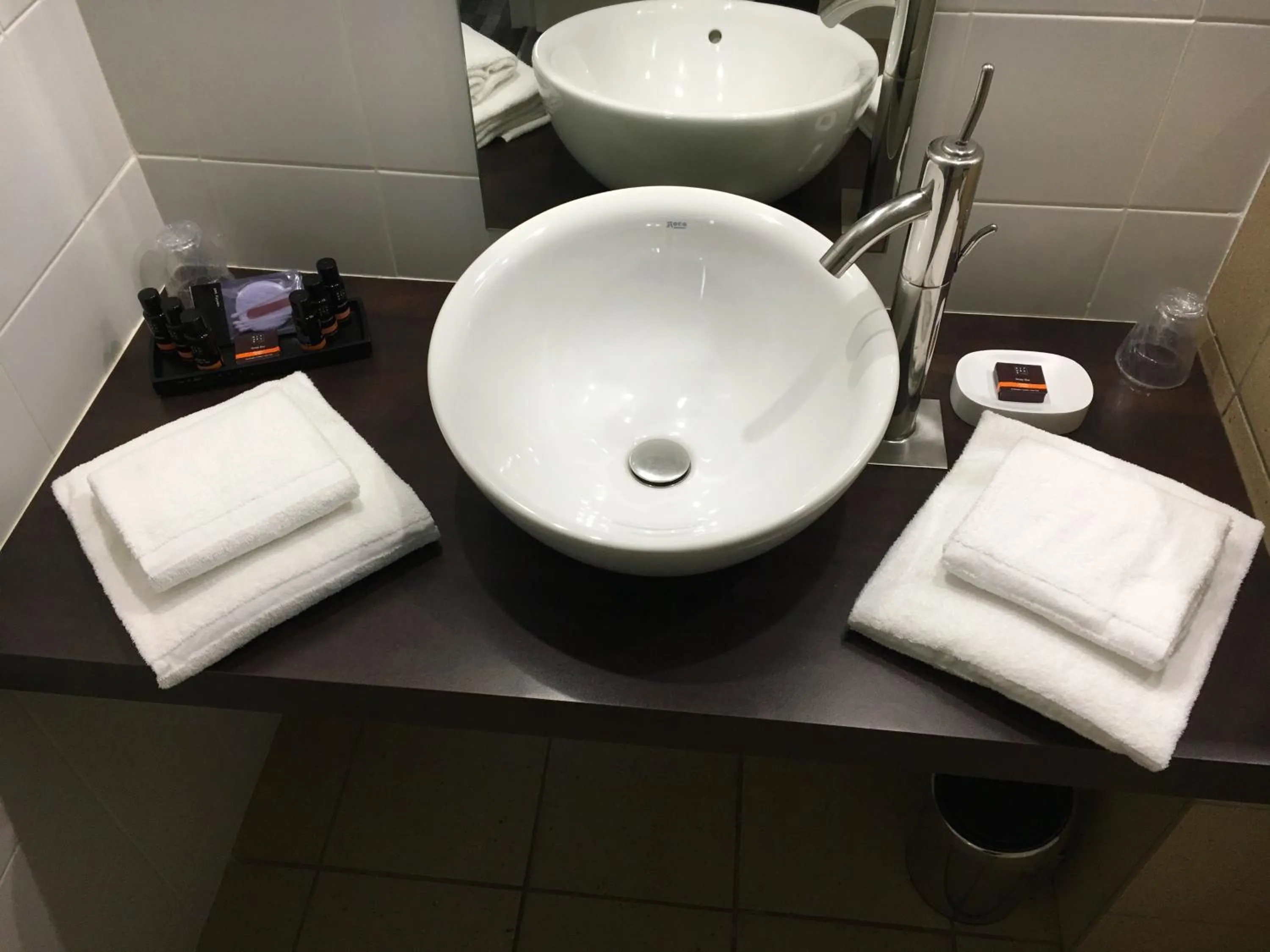 Shower in Mercure Agen Centre