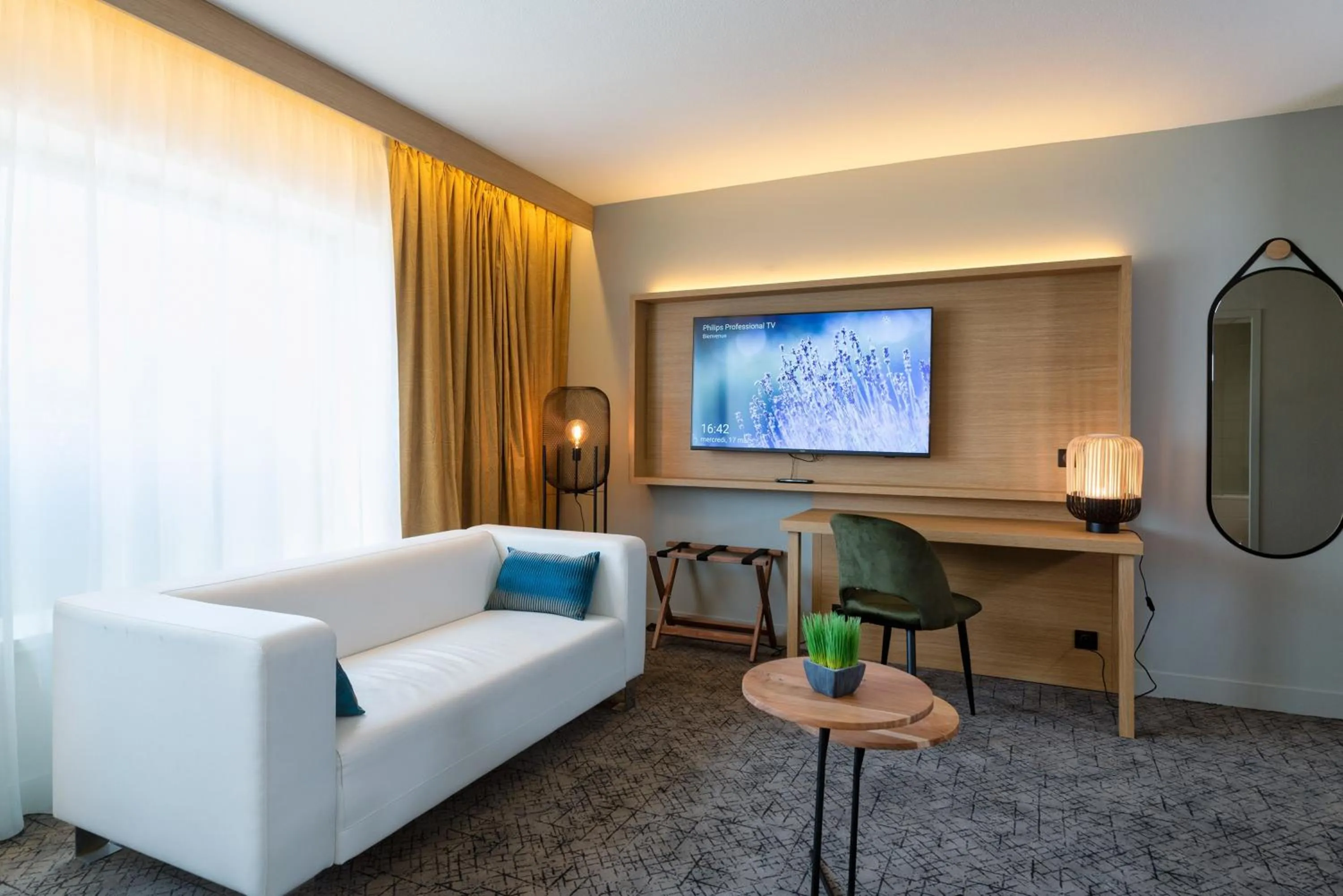 Bedroom in Mercure Agen Centre