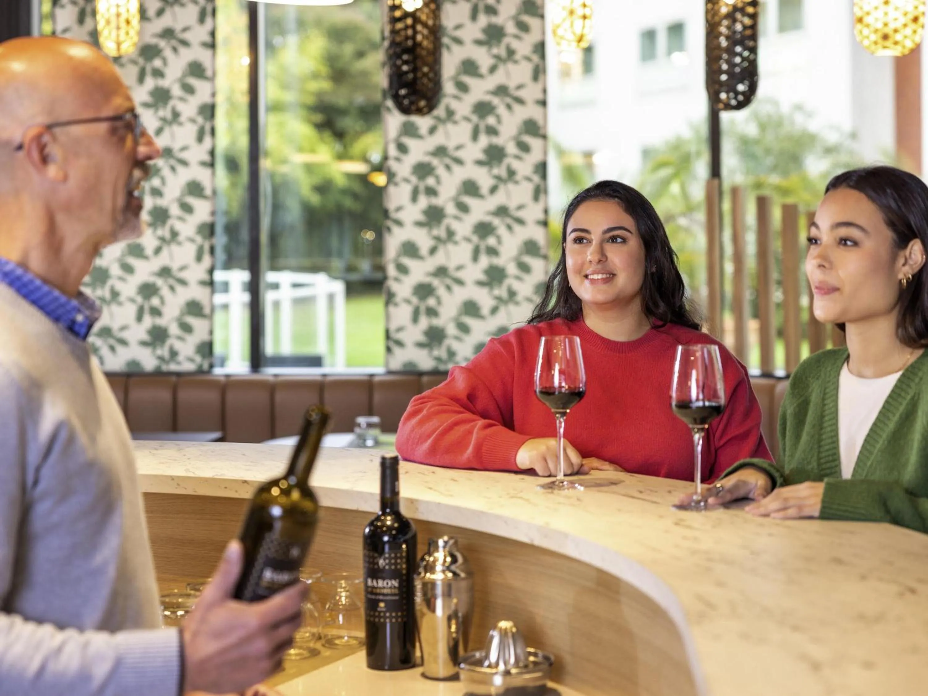 Lounge or bar in Mercure Agen Centre