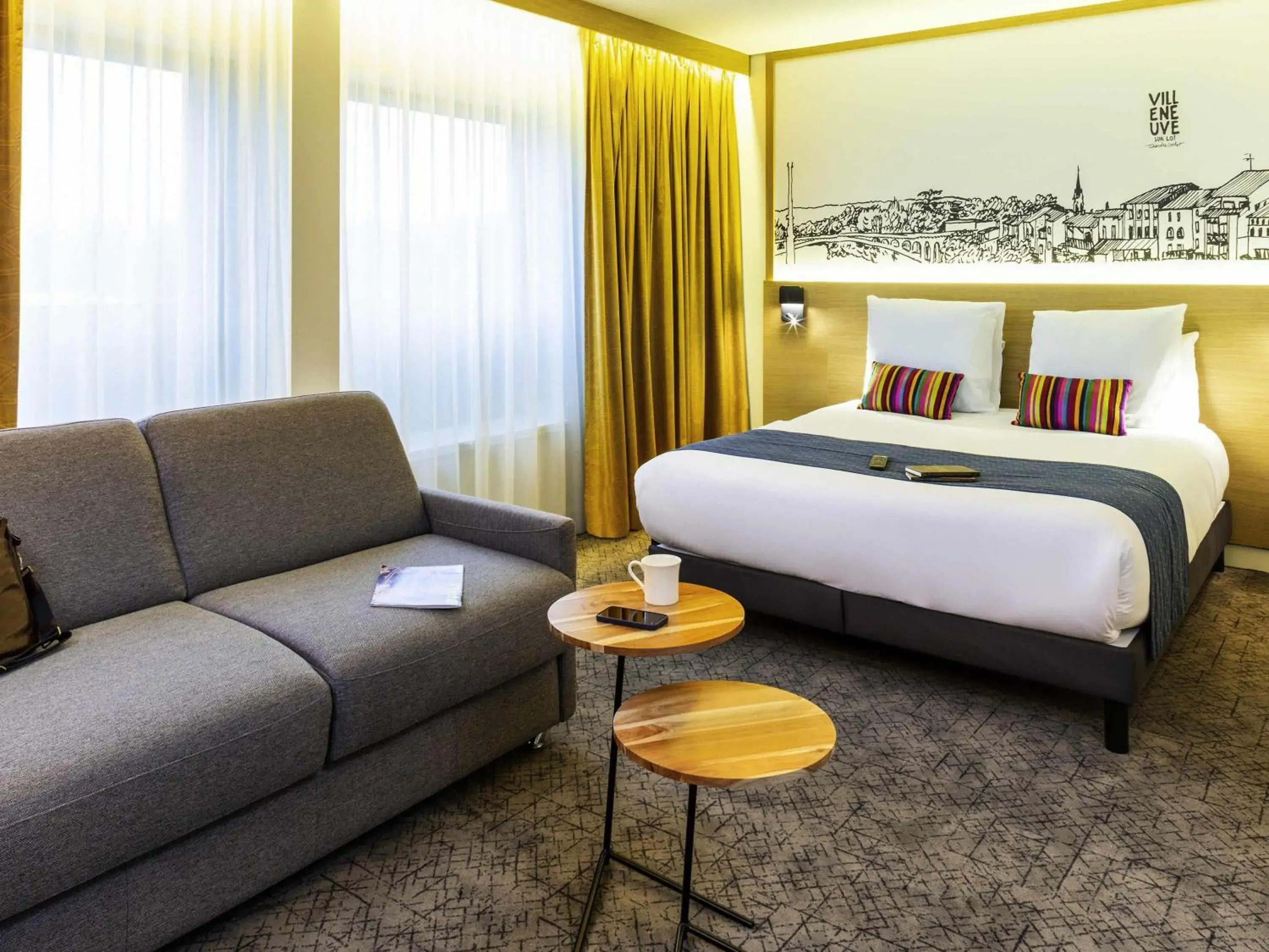 Classic Double Room with Sofa Bed in Mercure Agen Centre Classic Double Room with Sofa Bed in Mercure Agen Centre