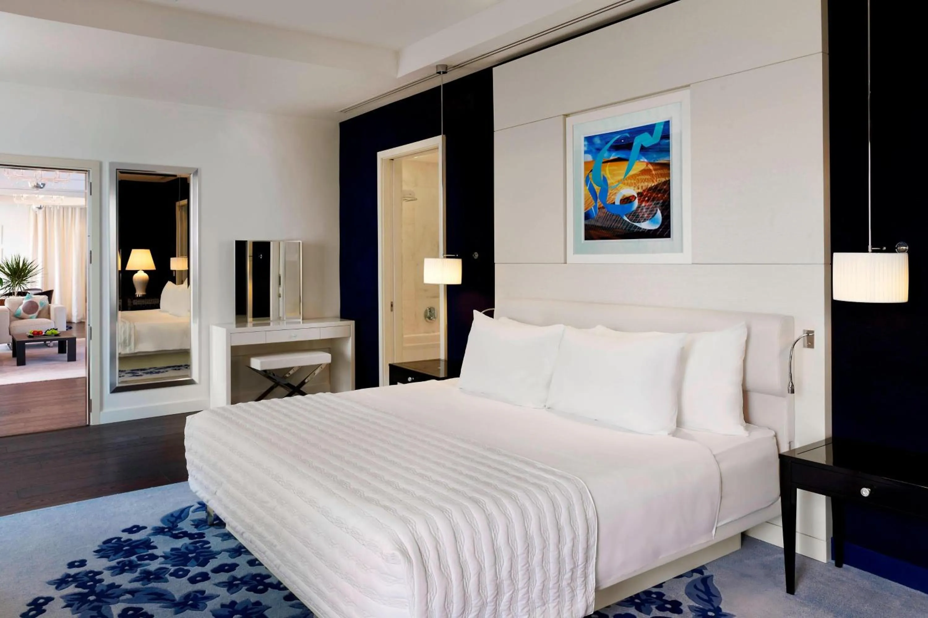 Bedroom, Bed in Le Meridien Al Khobar