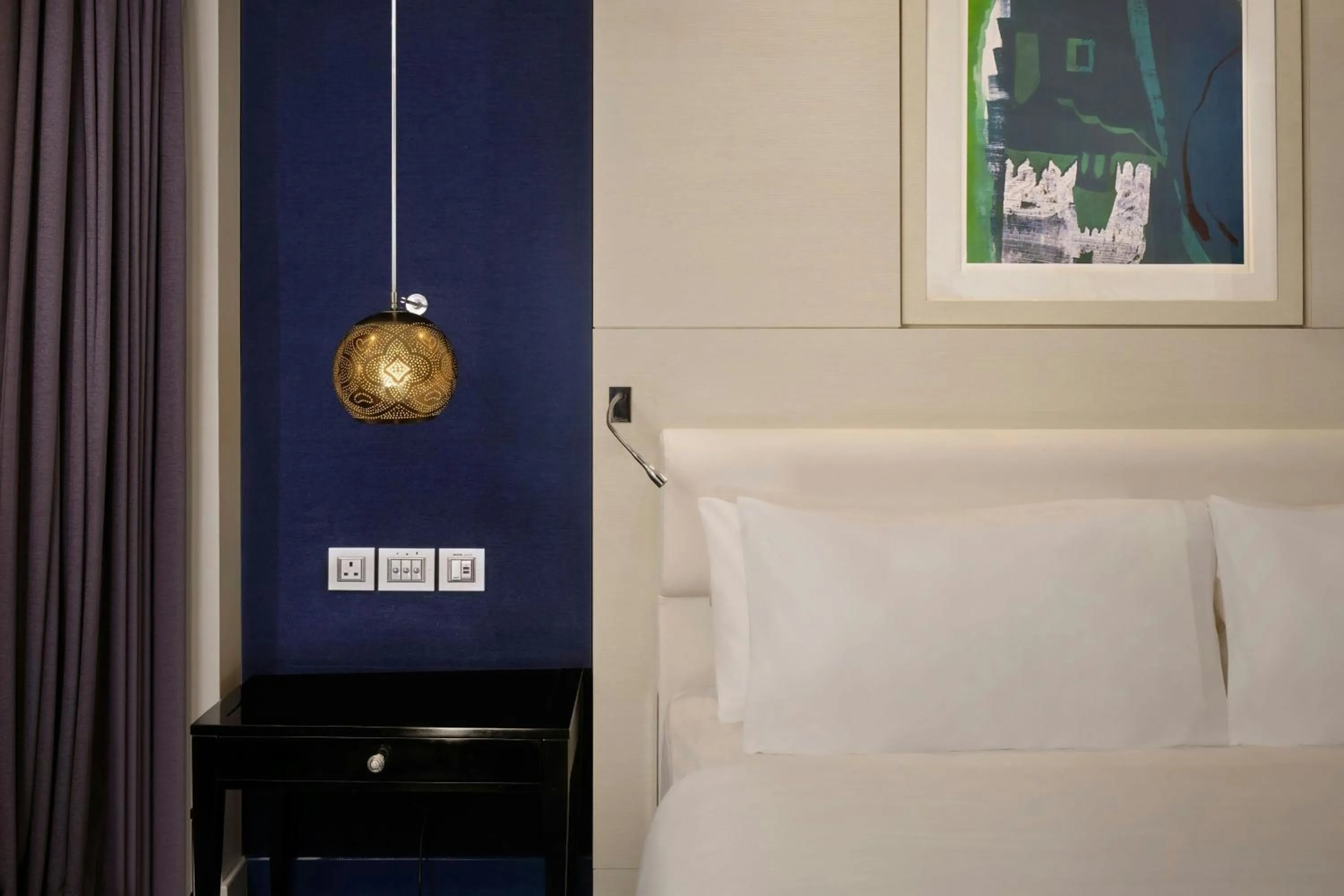 Photo of the whole room, Bed in Le Meridien Al Khobar