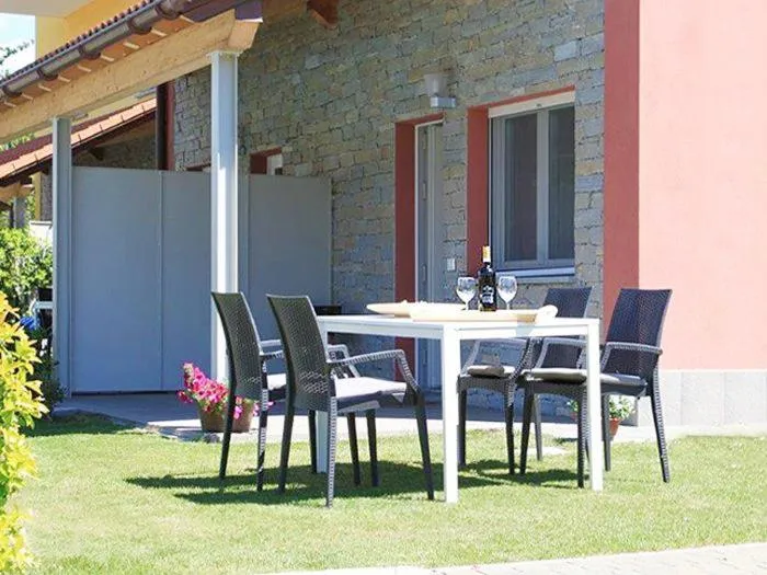 Patio in Residence Girasole Casa Rossa A