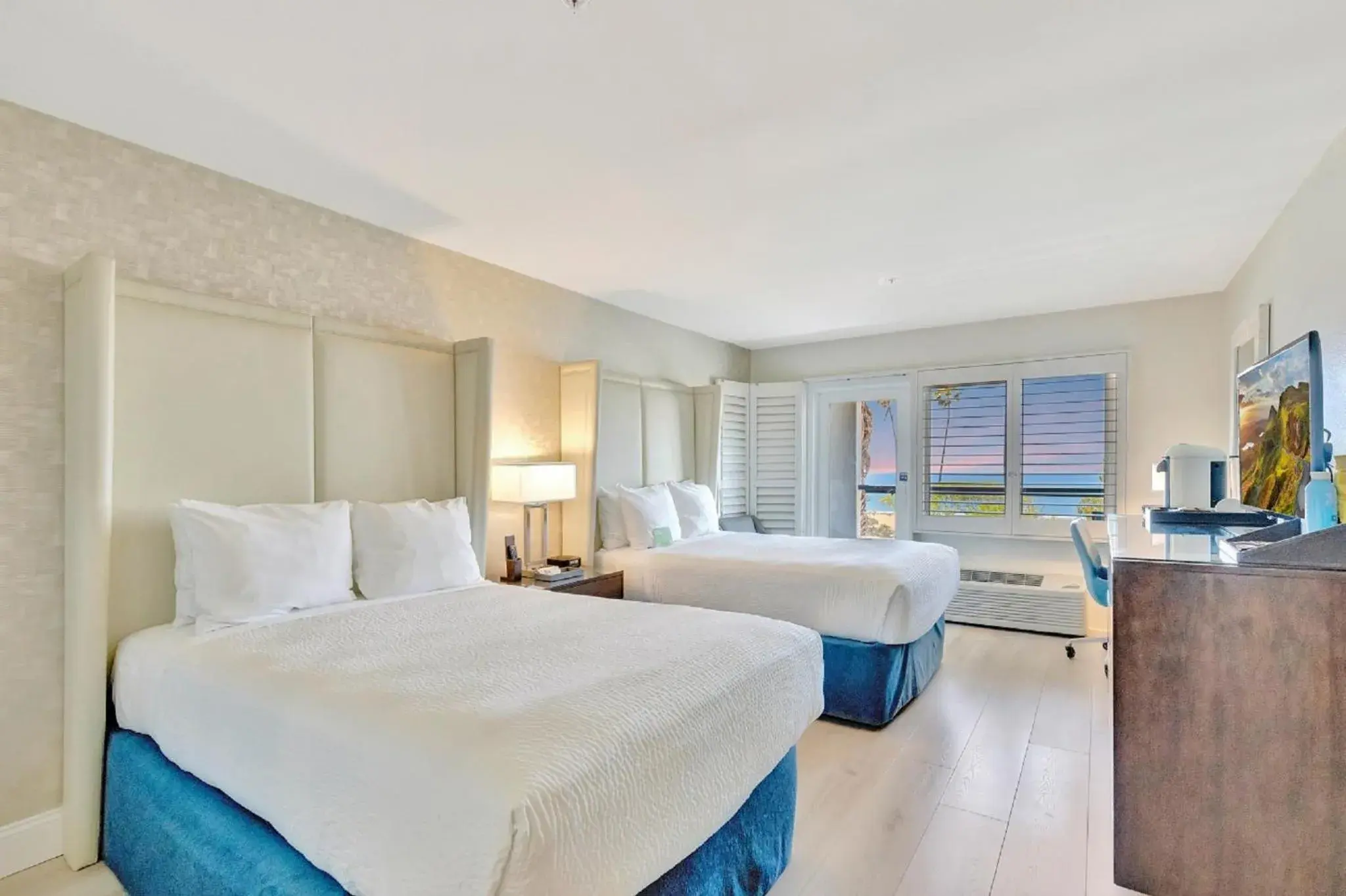 Sea view, Bed in Ocean View Hotel Sea view, Bed in Ocean View Hotel