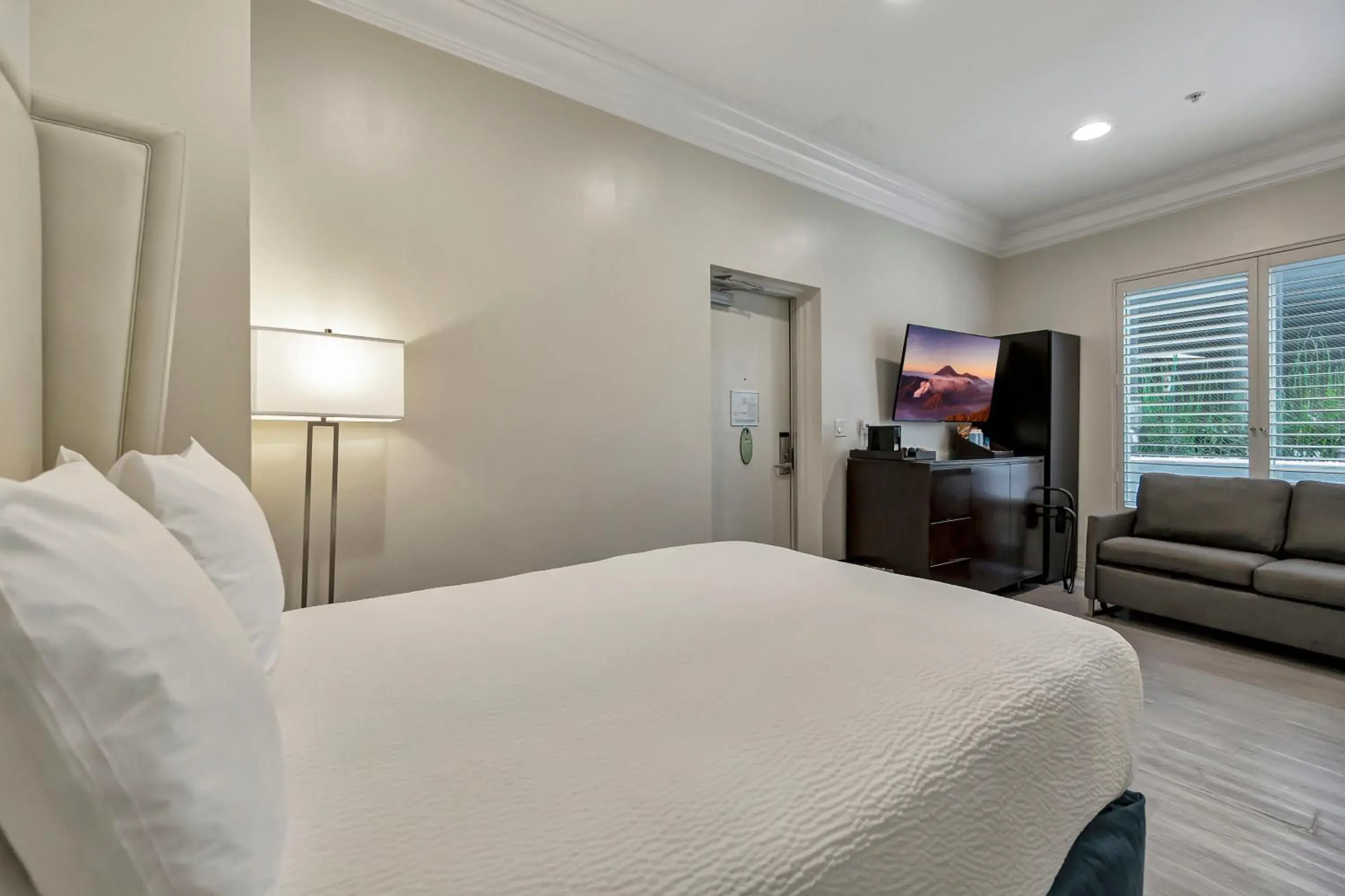 Bedroom, Bed in Ocean View Hotel Bedroom, Bed in Ocean View Hotel