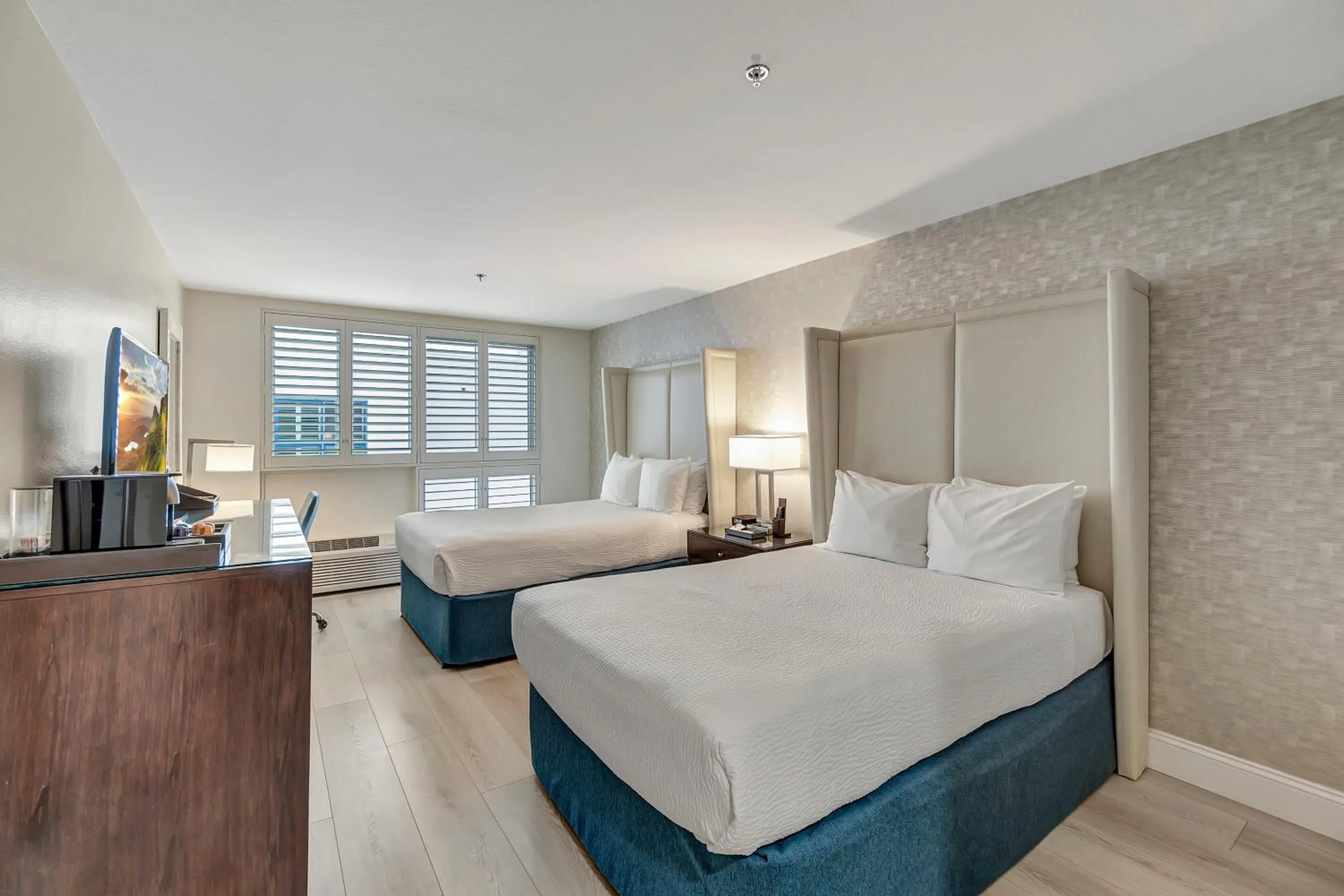 Photo of the whole room, Bed in Ocean View Hotel