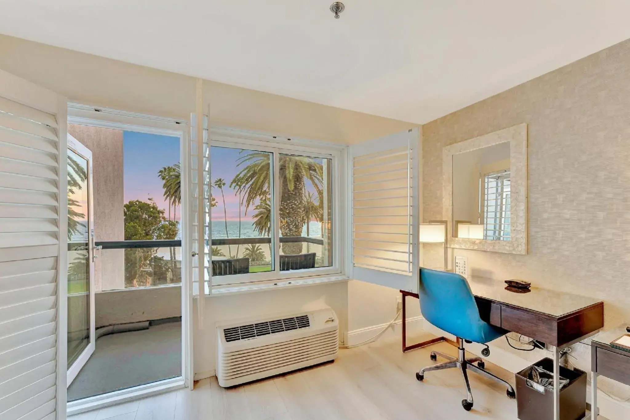 Balcony/Terrace in Ocean View Hotel Balcony/Terrace in Ocean View Hotel