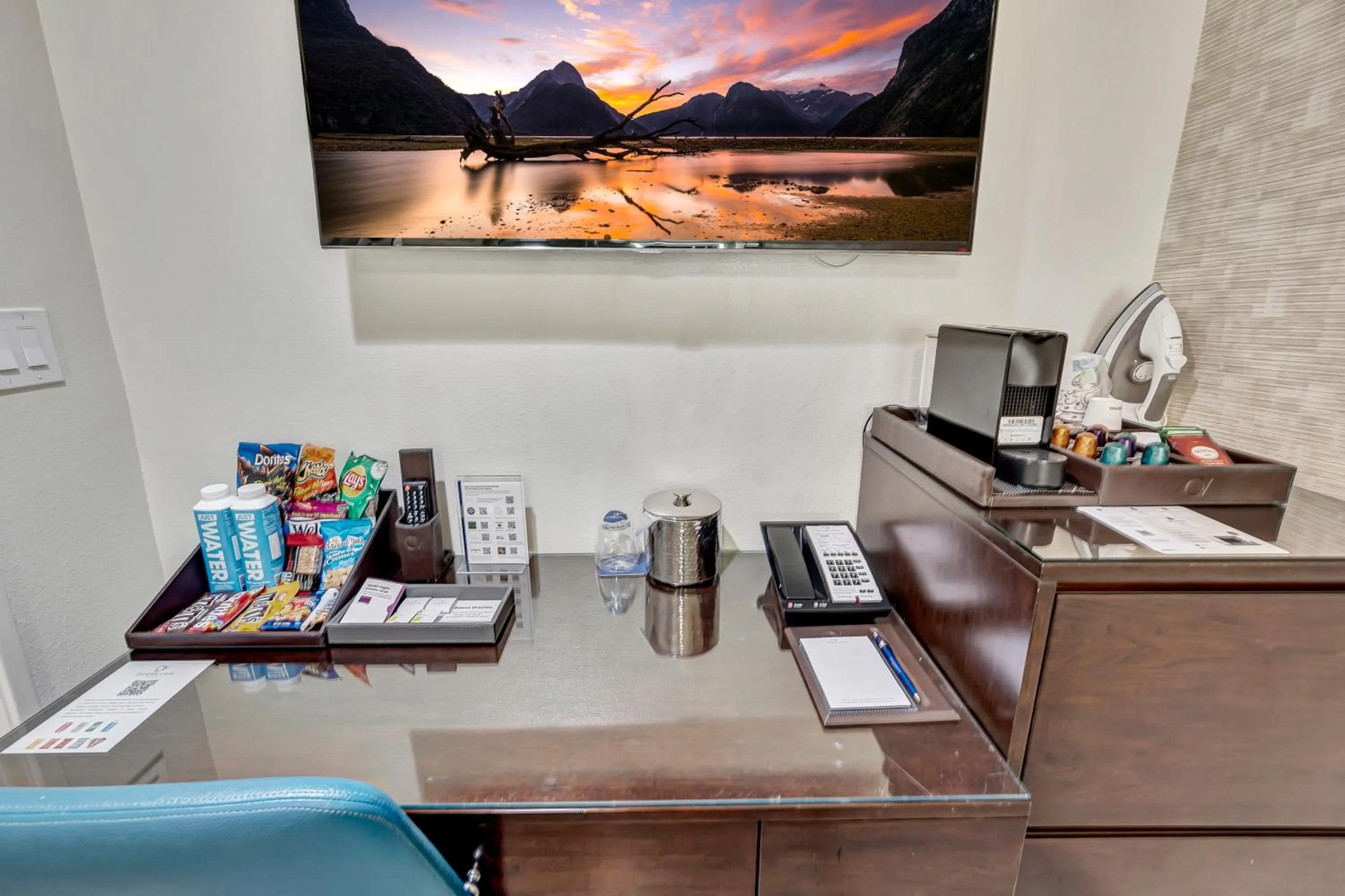 TV and multimedia in Ocean View Hotel