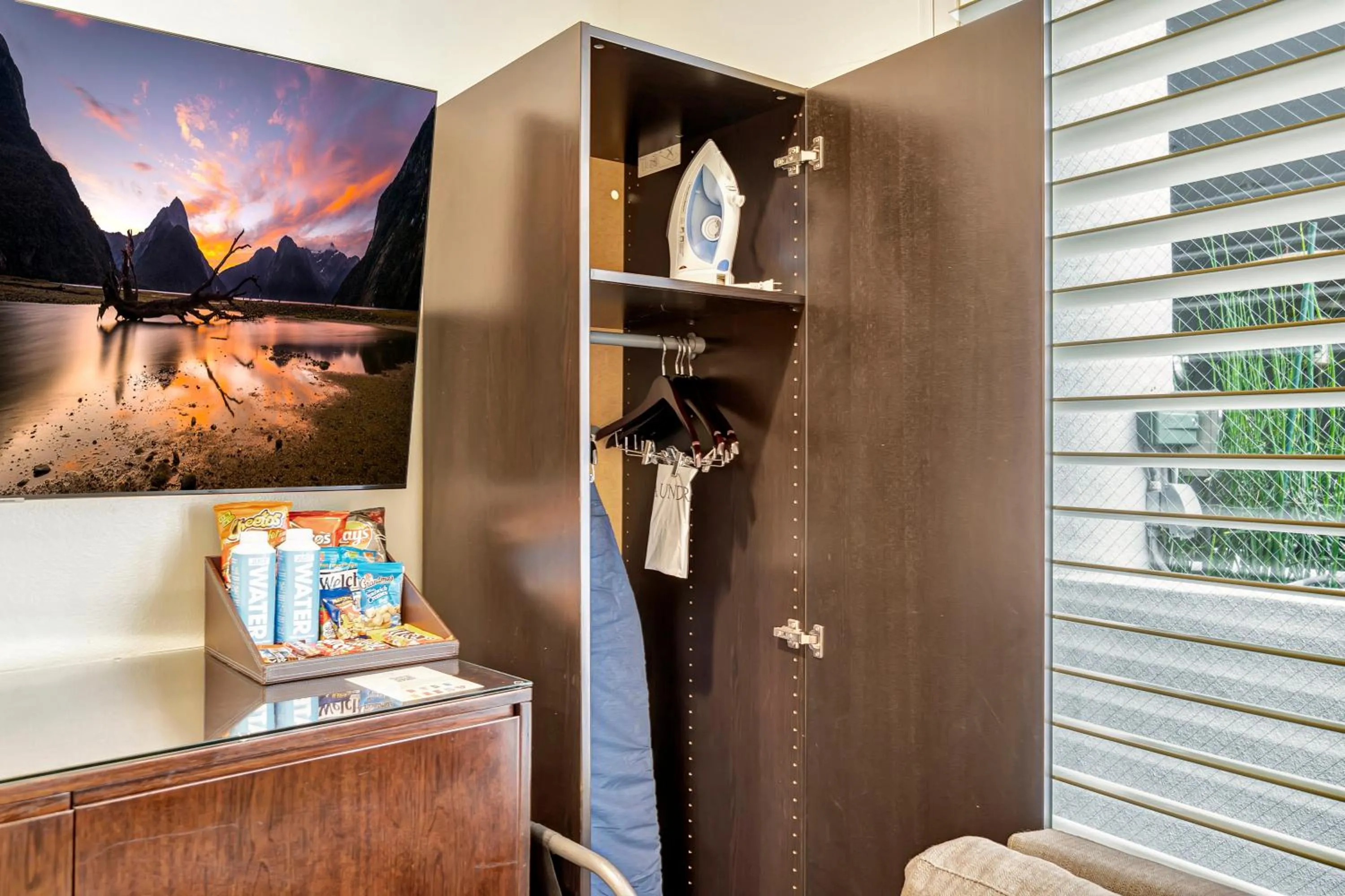 wardrobe in Ocean View Hotel